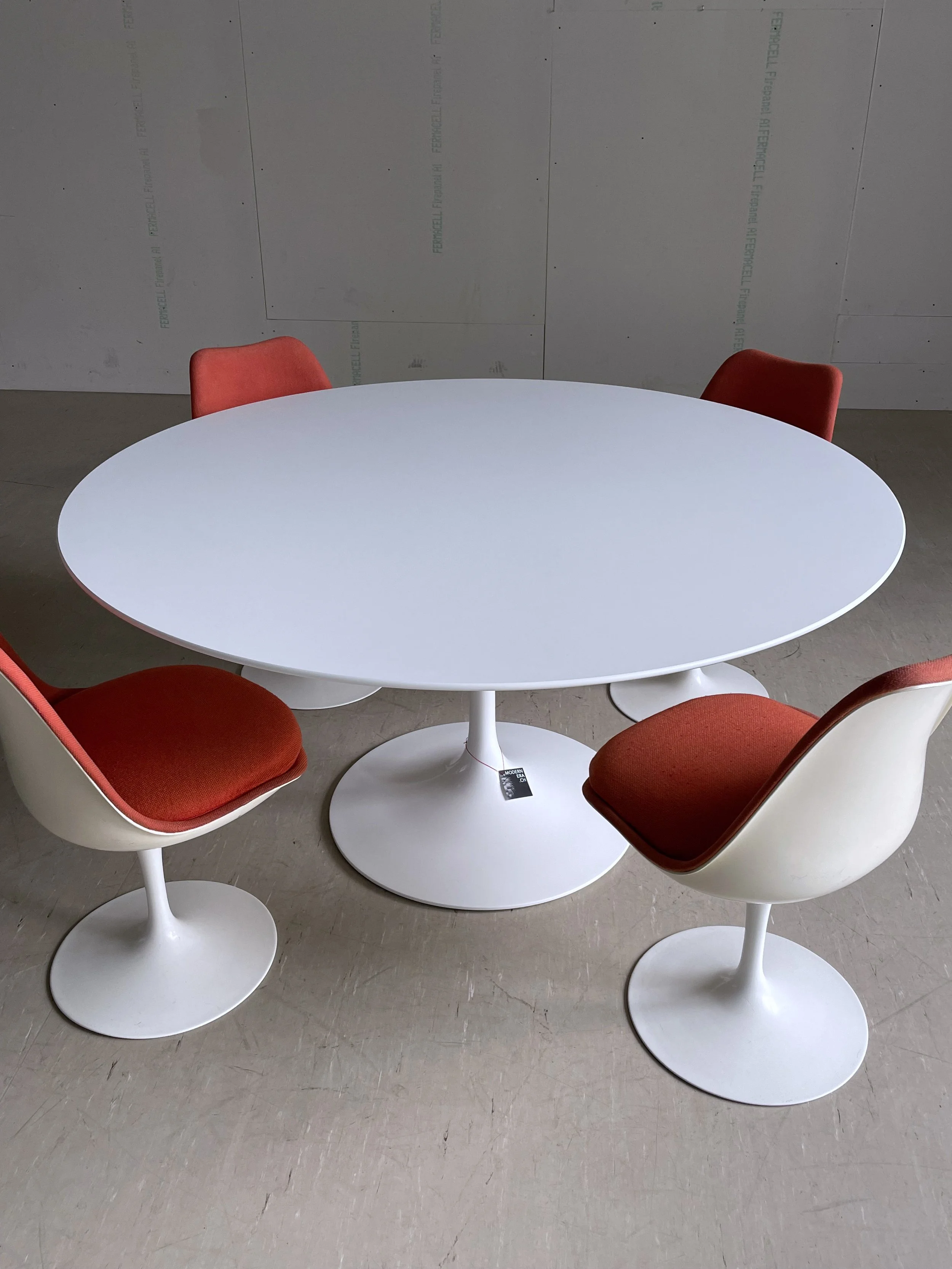 Eero Saarinen Tulip Table - Knoll International