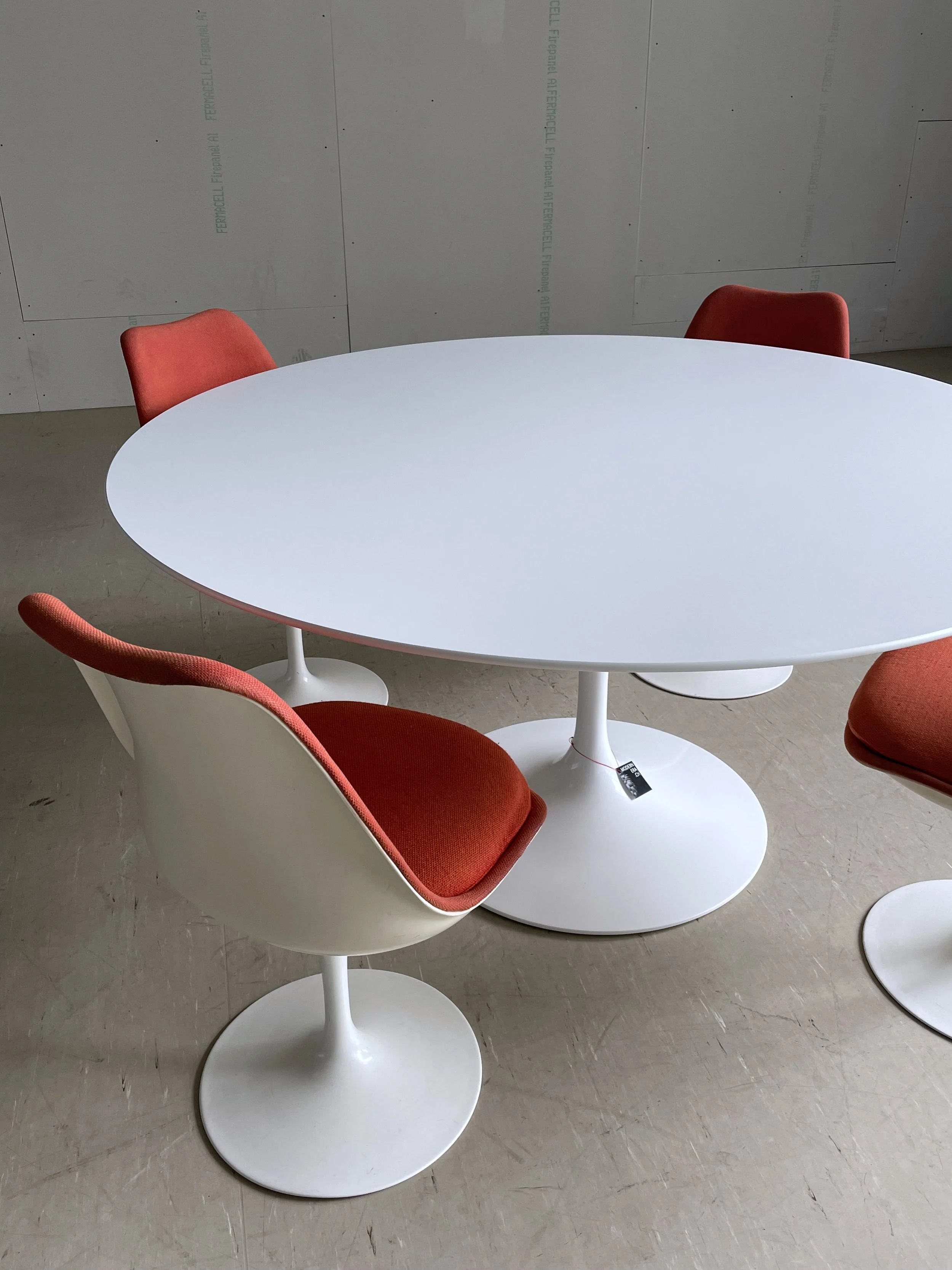 Eero Saarinen Tulip Table - Knoll International