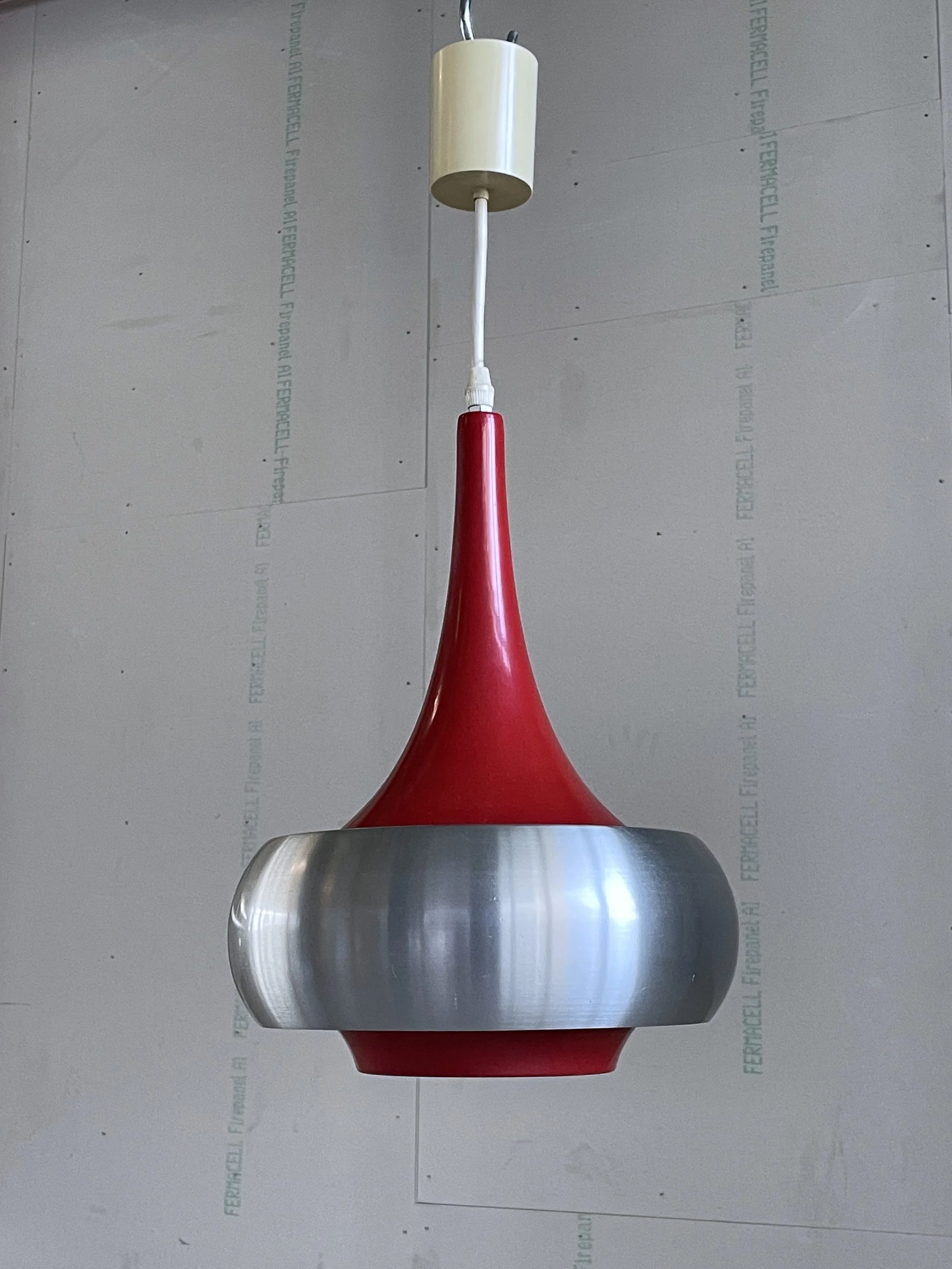Hängelampe rot.4.JPG