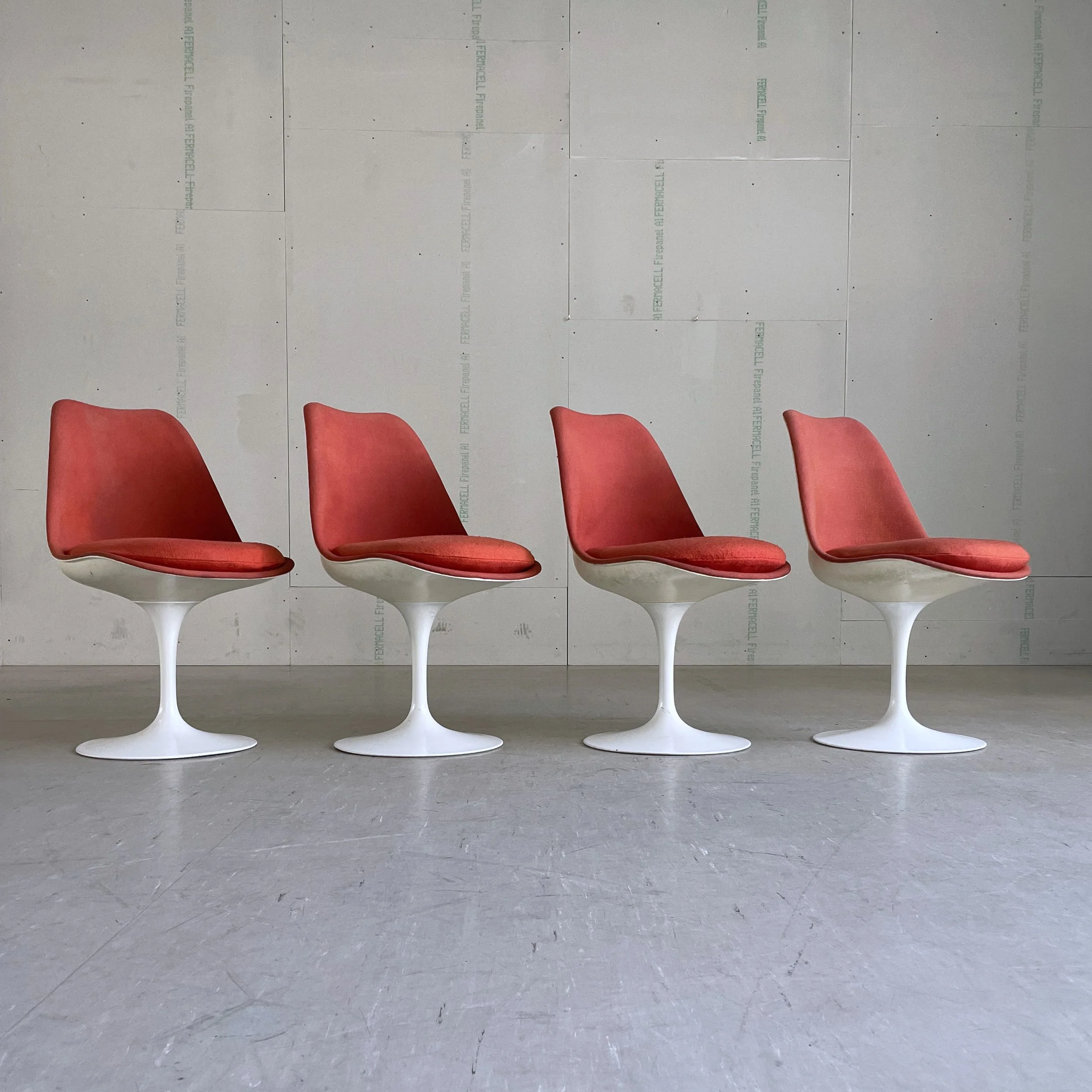 Eero Saarinen Side Chairs / Set of 4