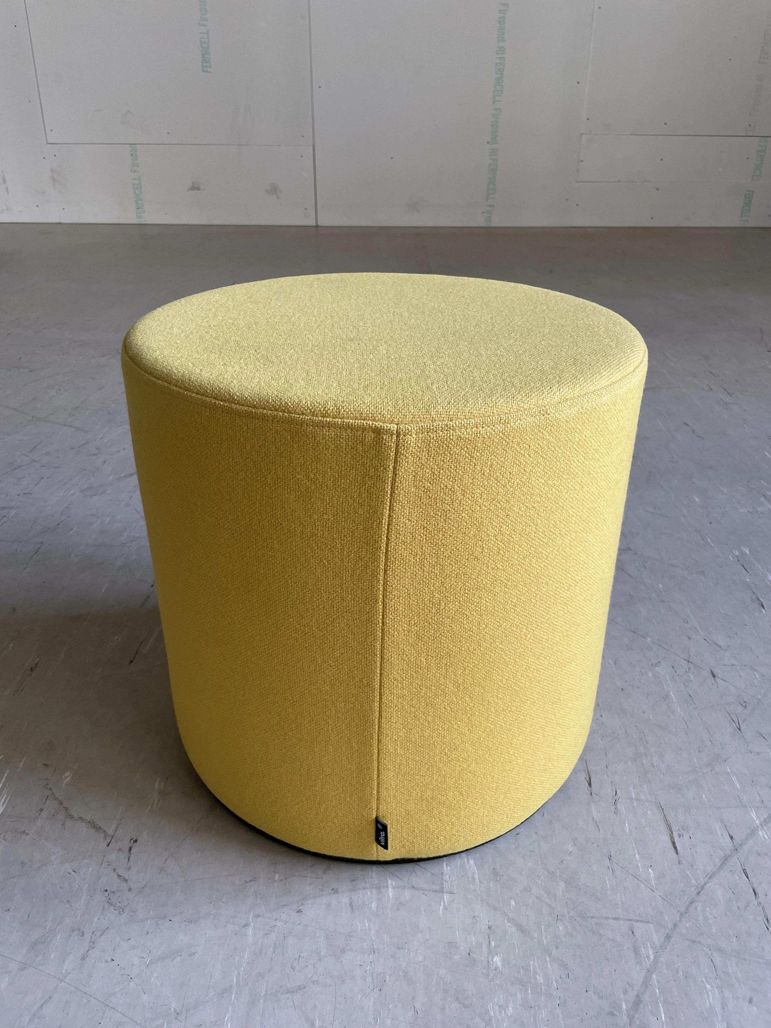 Vitra Hocker gelb.7.JPG