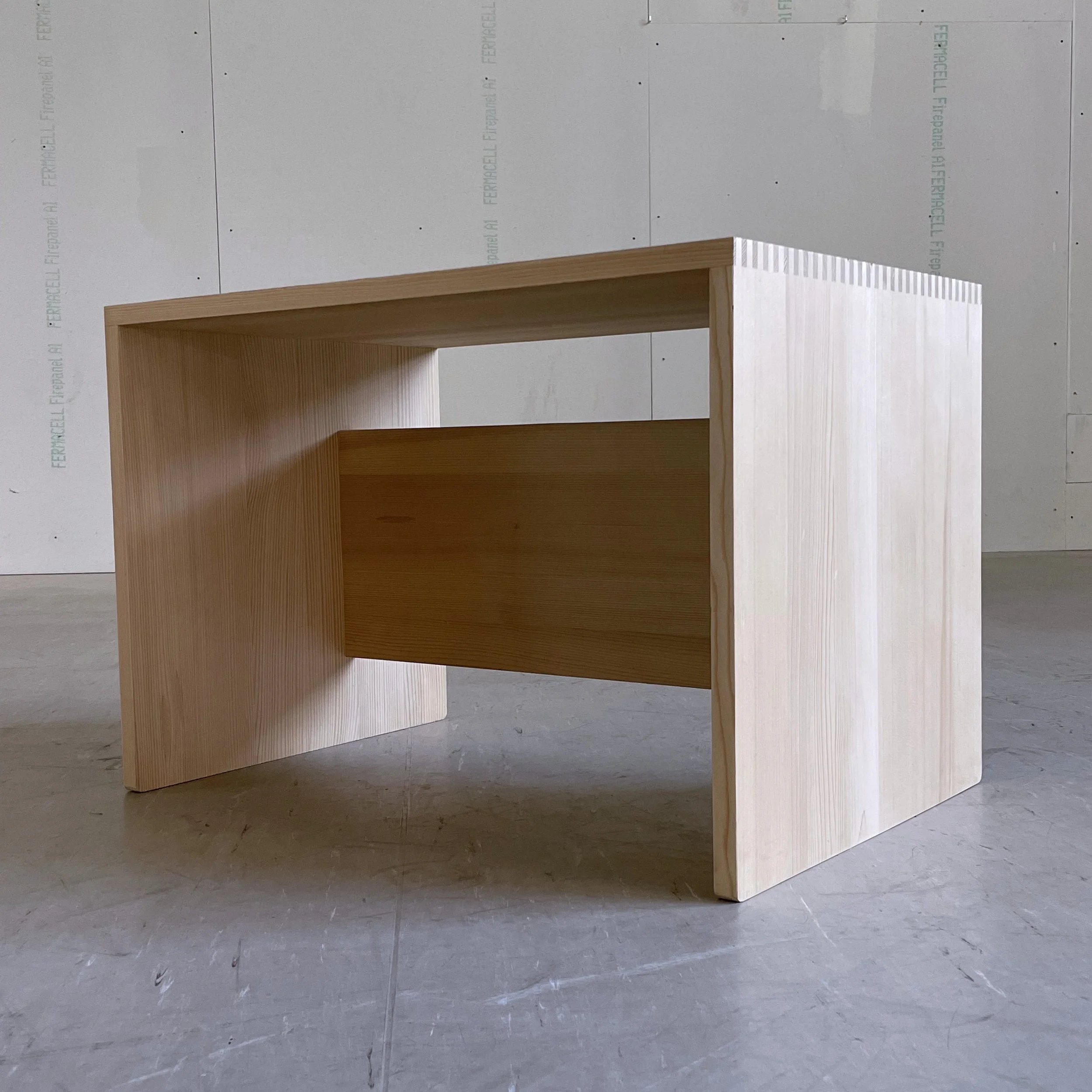Holz Beistelltisch.2.JPG