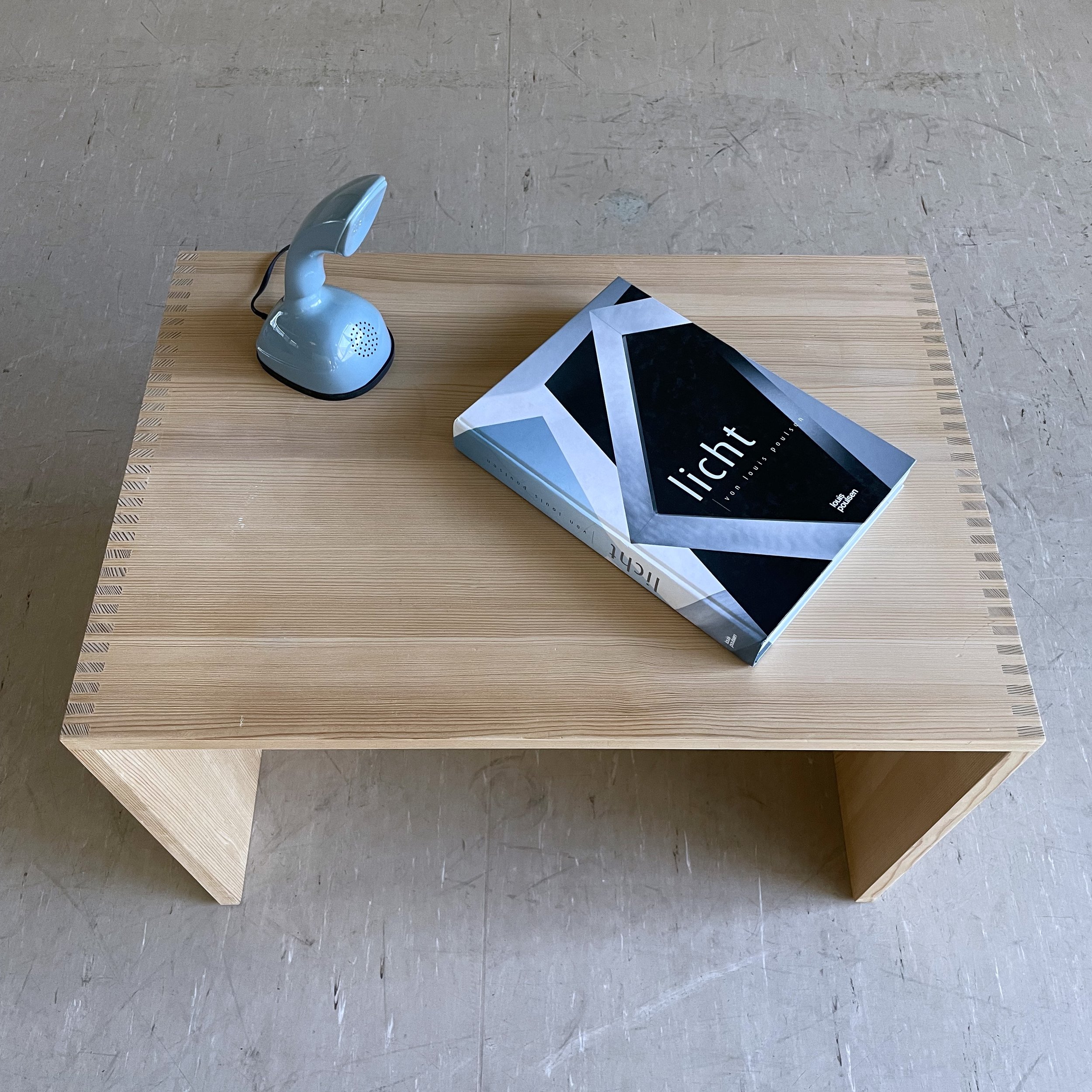 Holz Beistelltisch.8.JPG