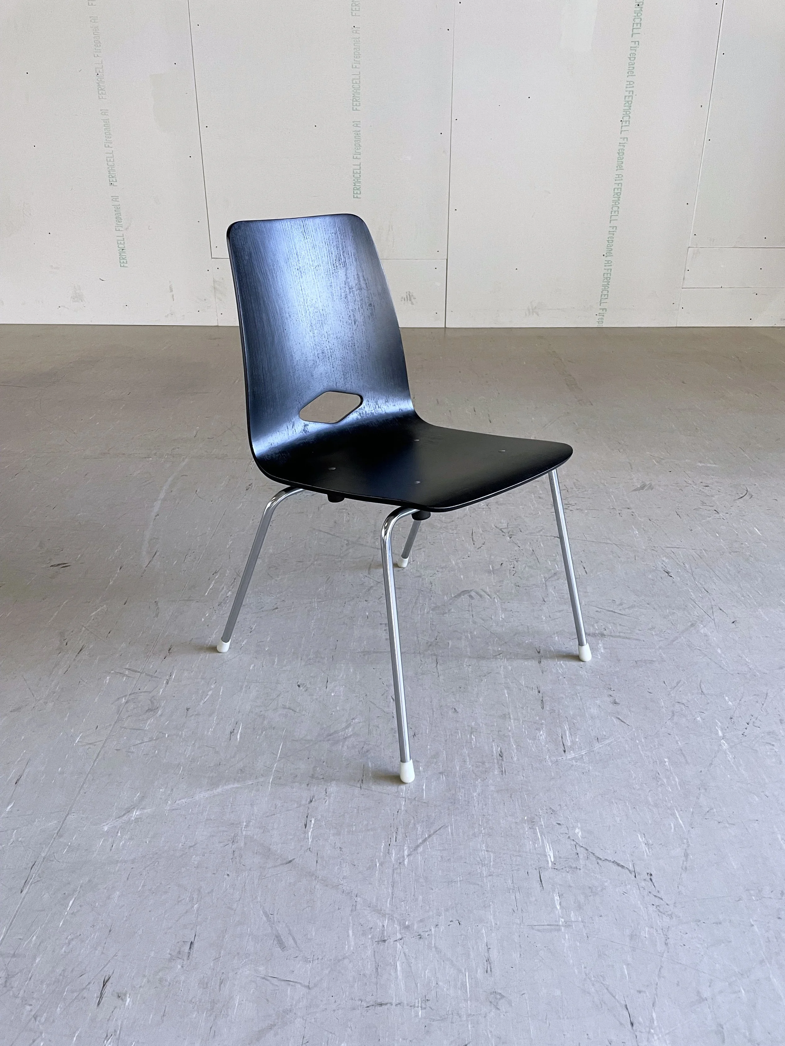 Horgen Glarus Stackable Chair