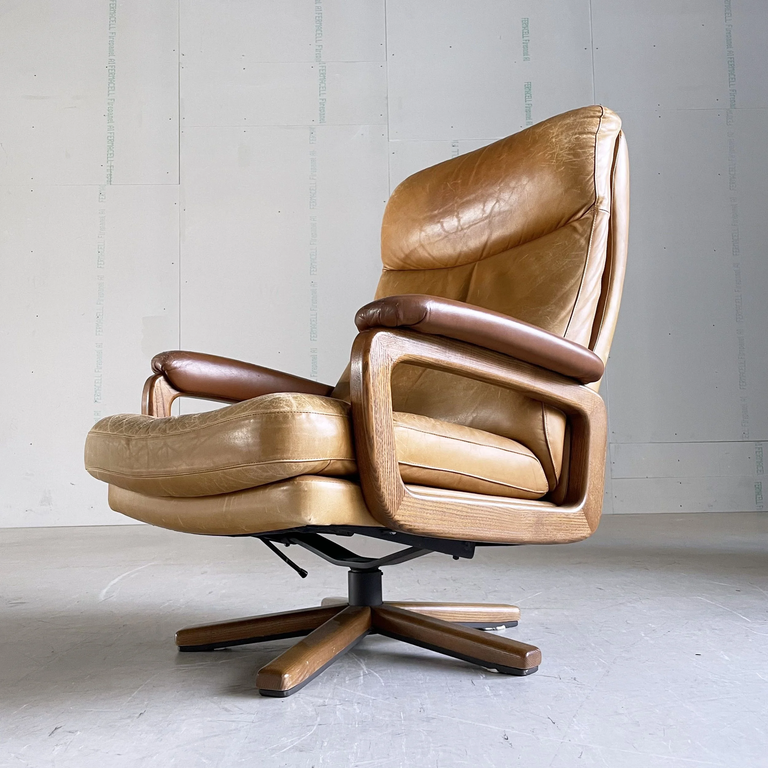 1960’s Strässle Reclining leather Lounge Chair - André Vandenbeuck