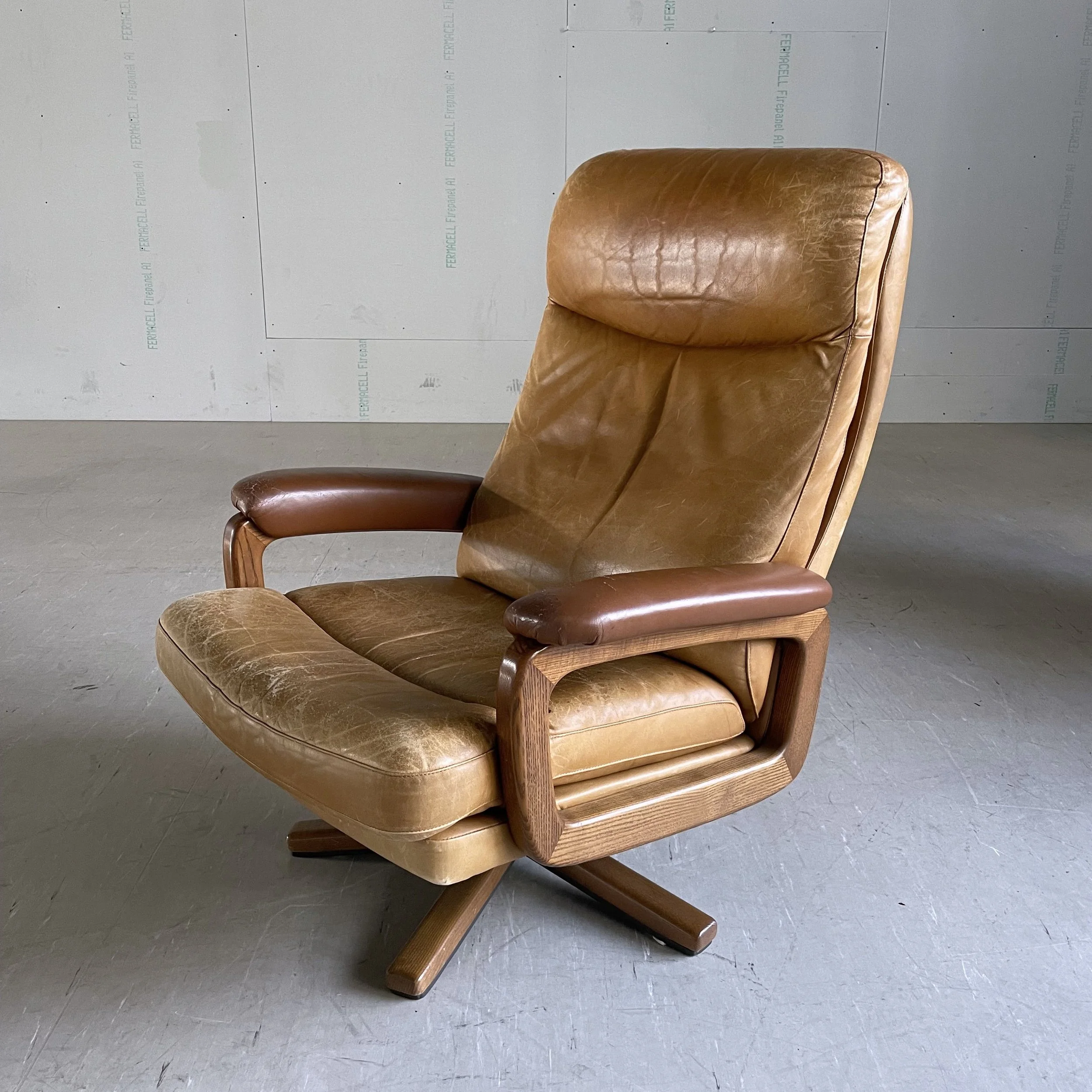 André Vandenbeuck Sessel.8.JPG