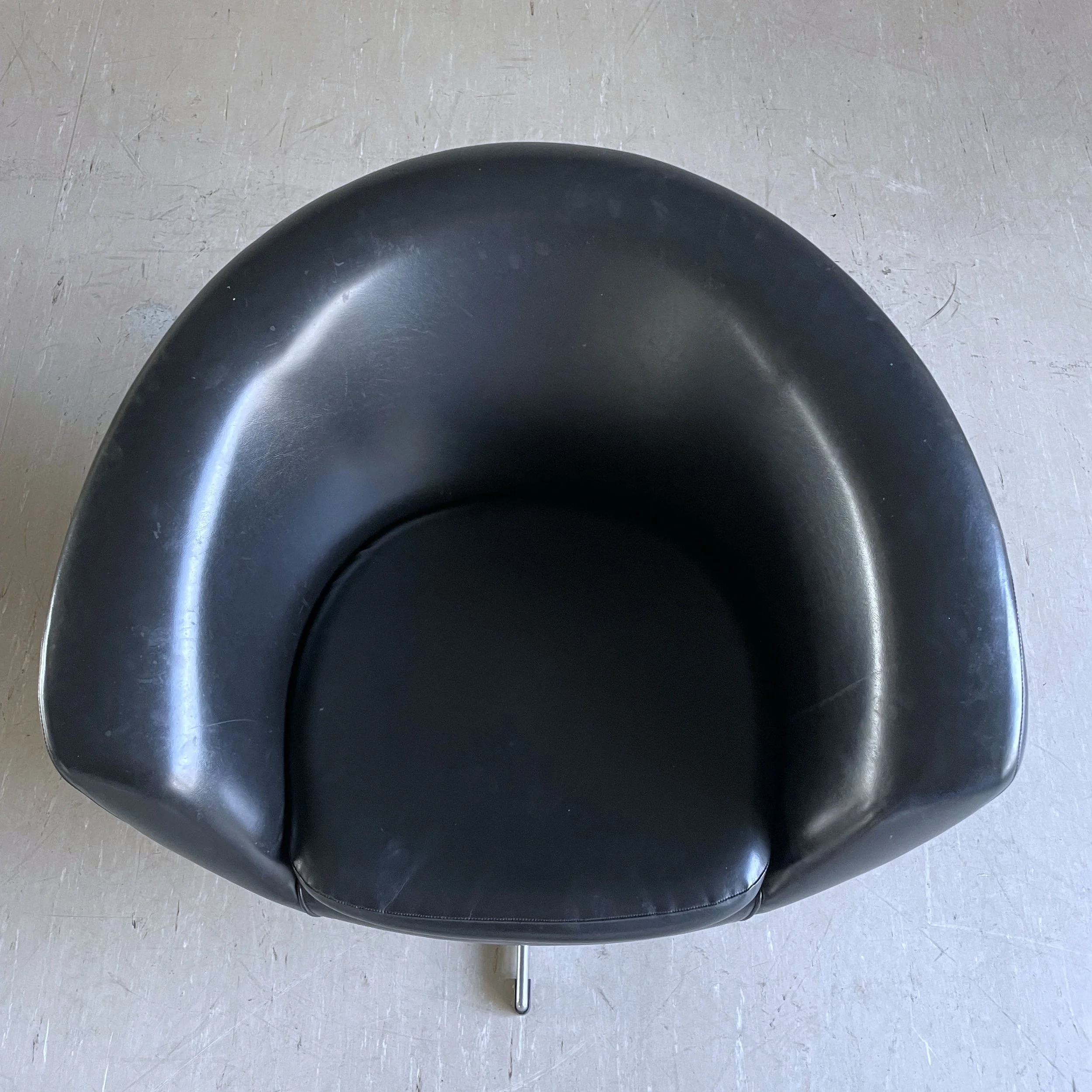 Overman Swivel Chair.1.JPG