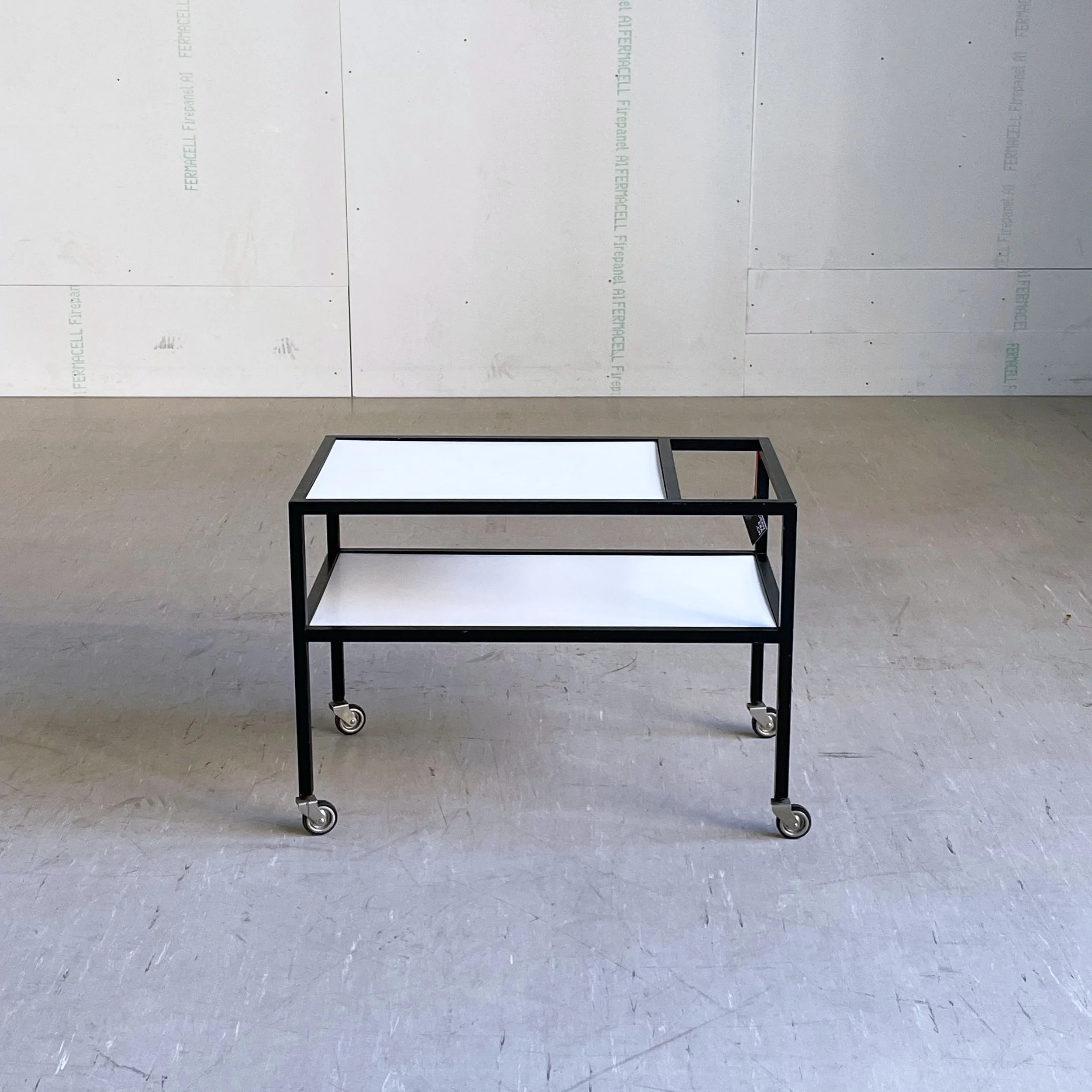 August Halder Servierwagen.1.JPG