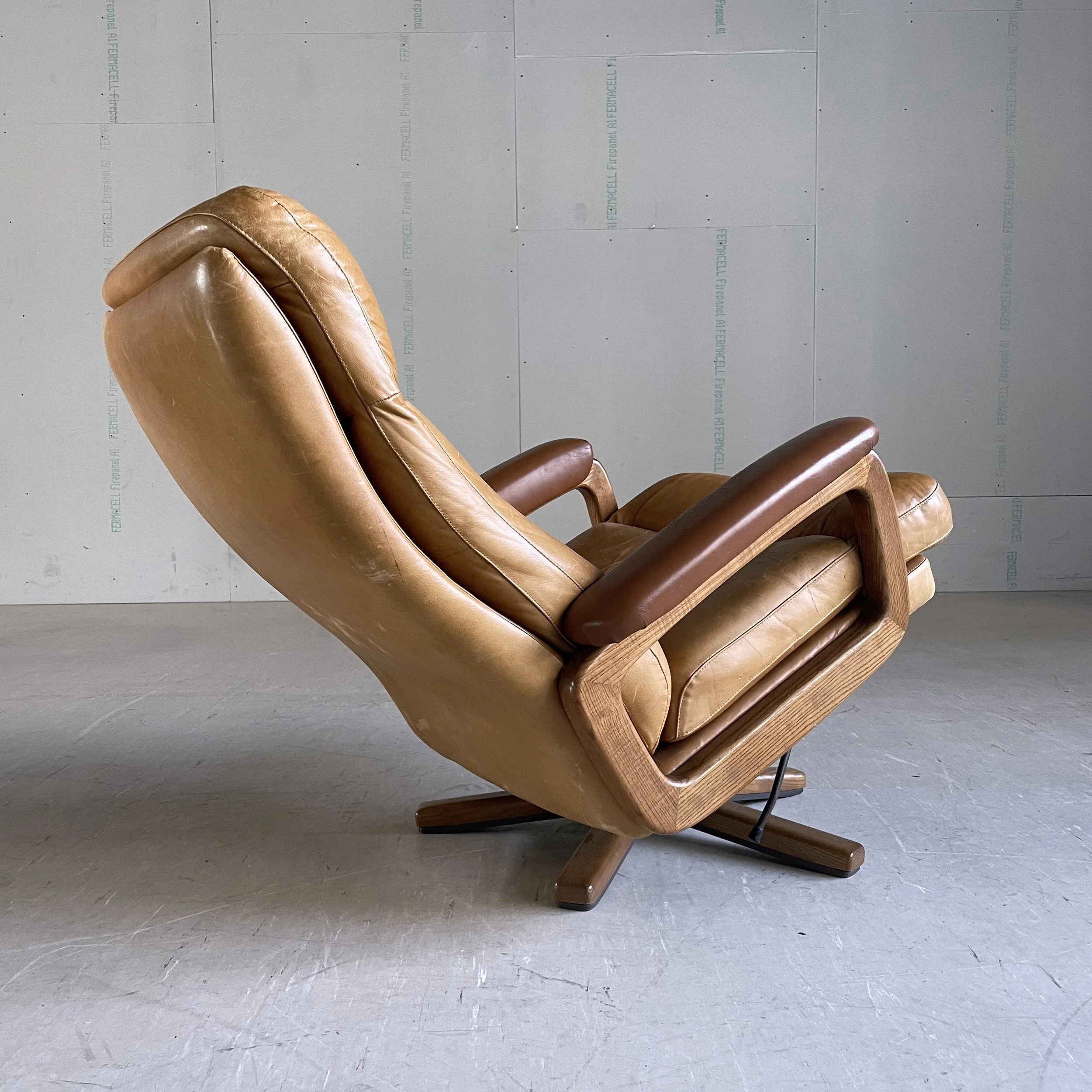 André Vandenbeuck Sessel 2.8.JPG