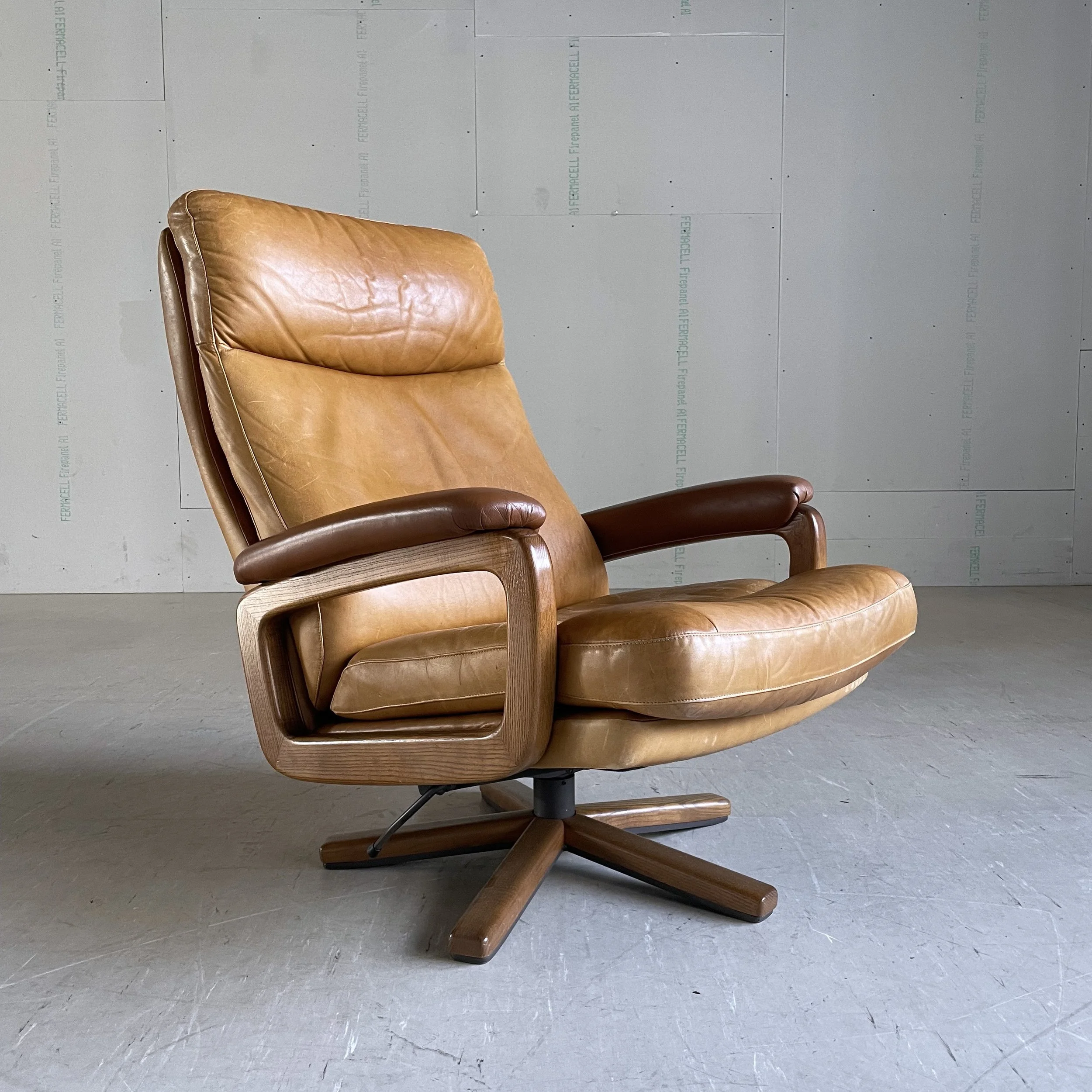 1960’s Strässle Reclining leather Lounge Chair - André Vandenbeuck