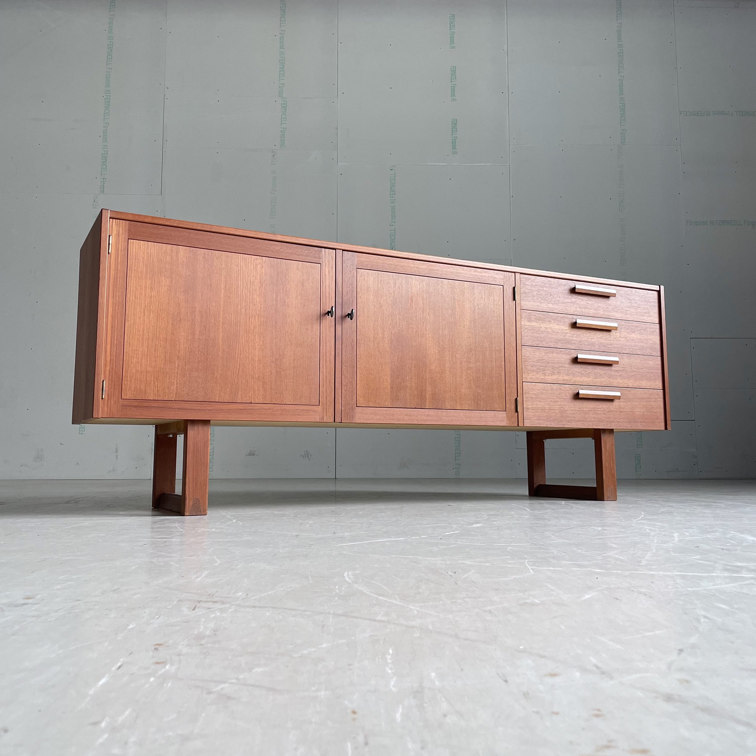 Schwedisches Teak Sideboard von Nils Jonsson