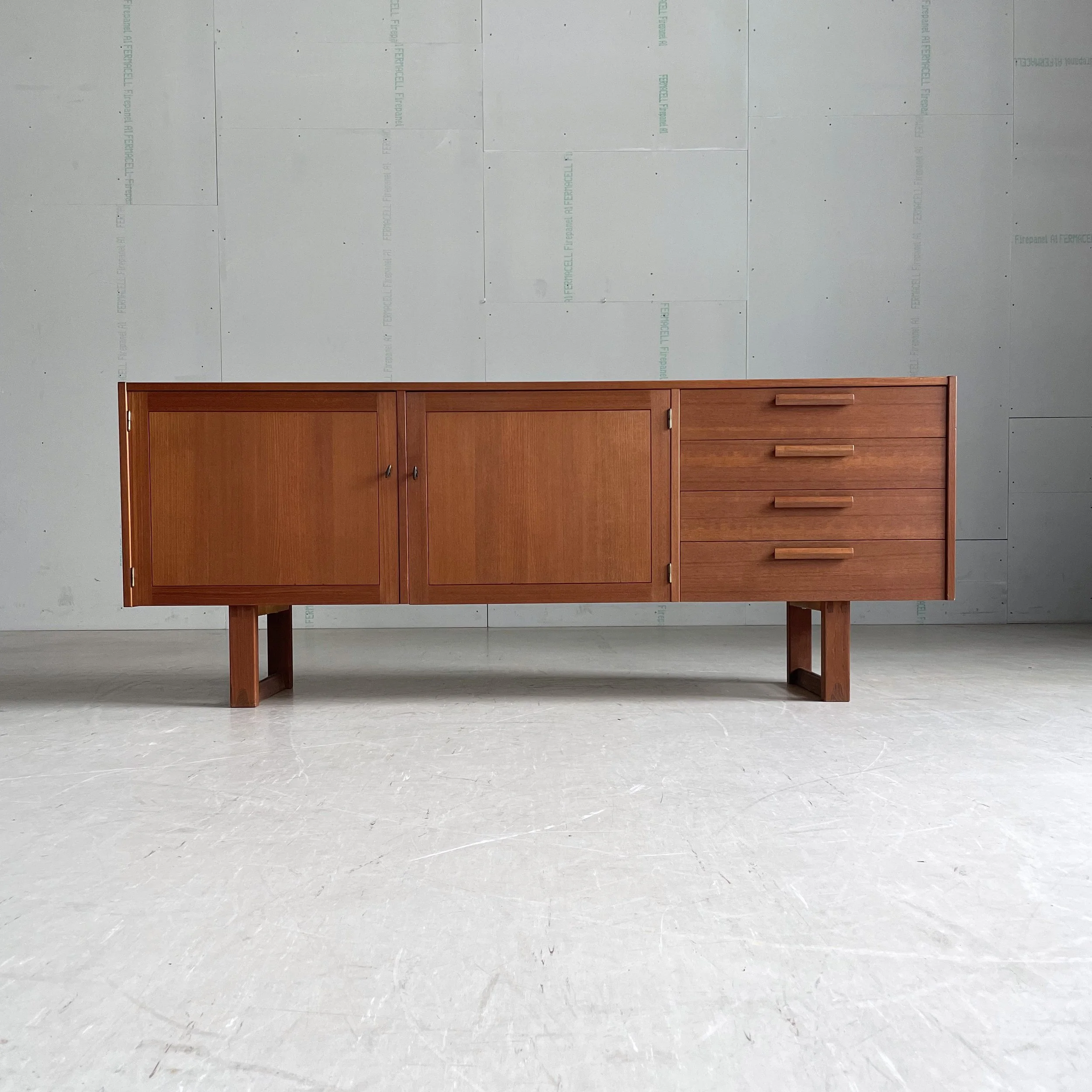 Schwedisches Teak Sideboard von Nils Jonsson