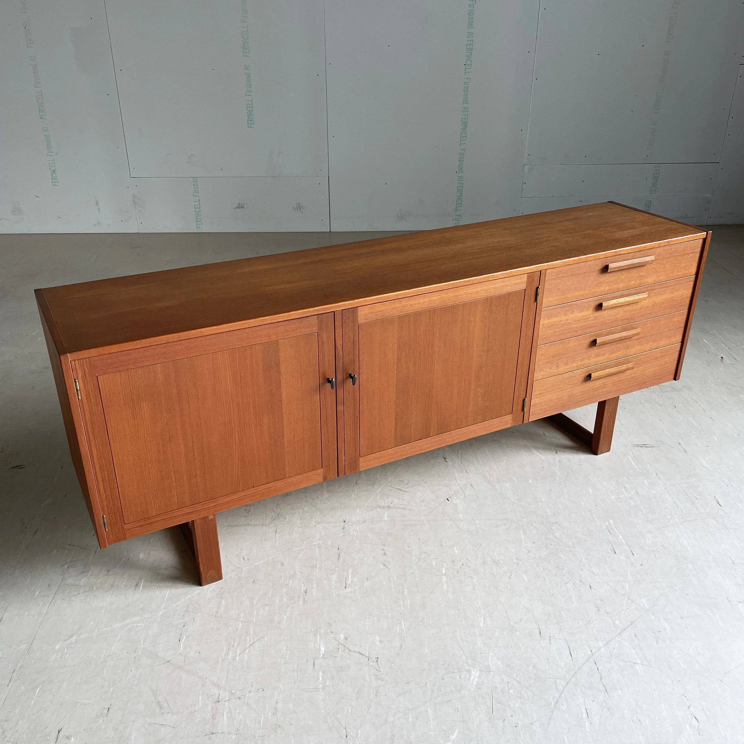 Schwedisches Teak Sideboard von Nils Jonsson