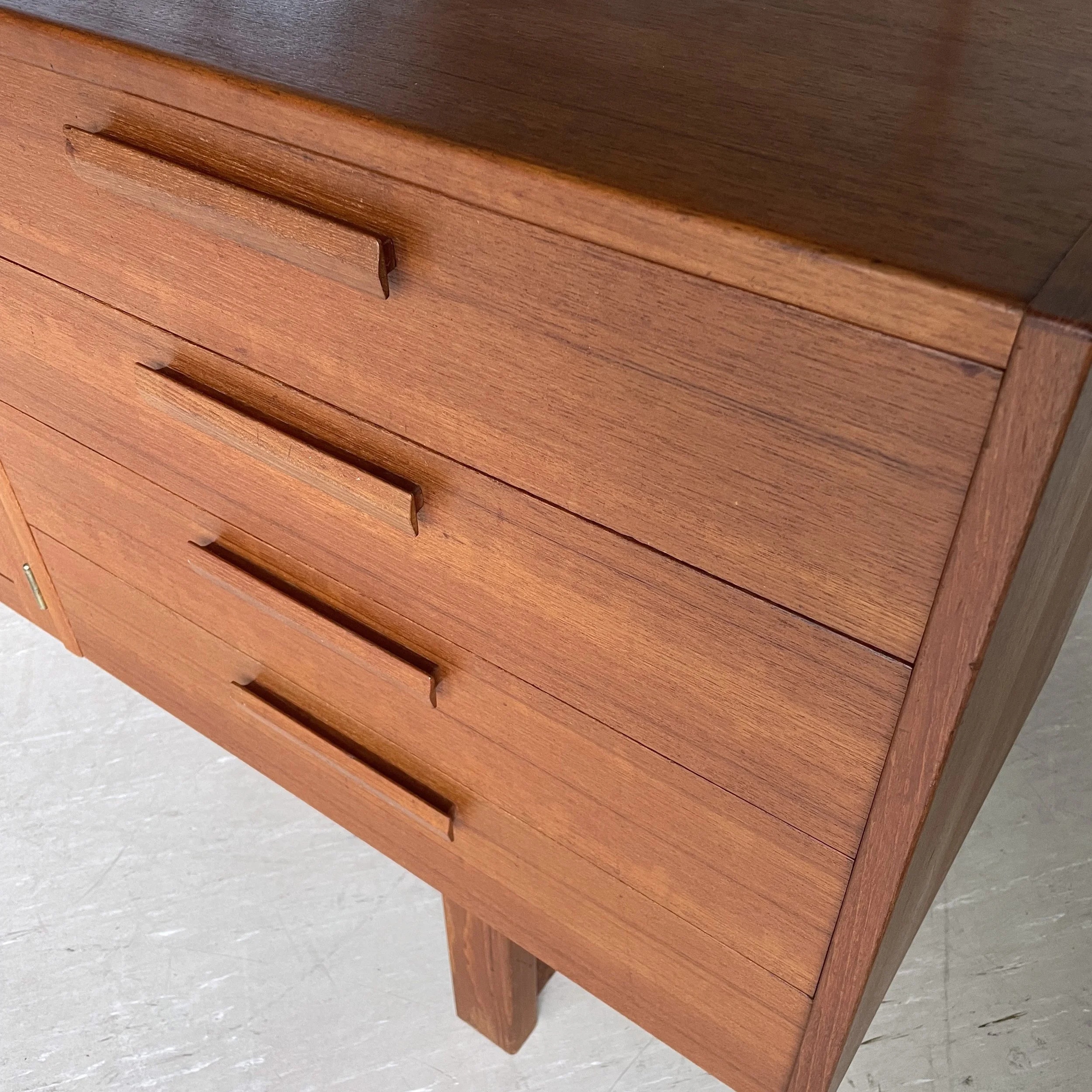 Schwedisches Teak Sideboard von Nils Jonsson