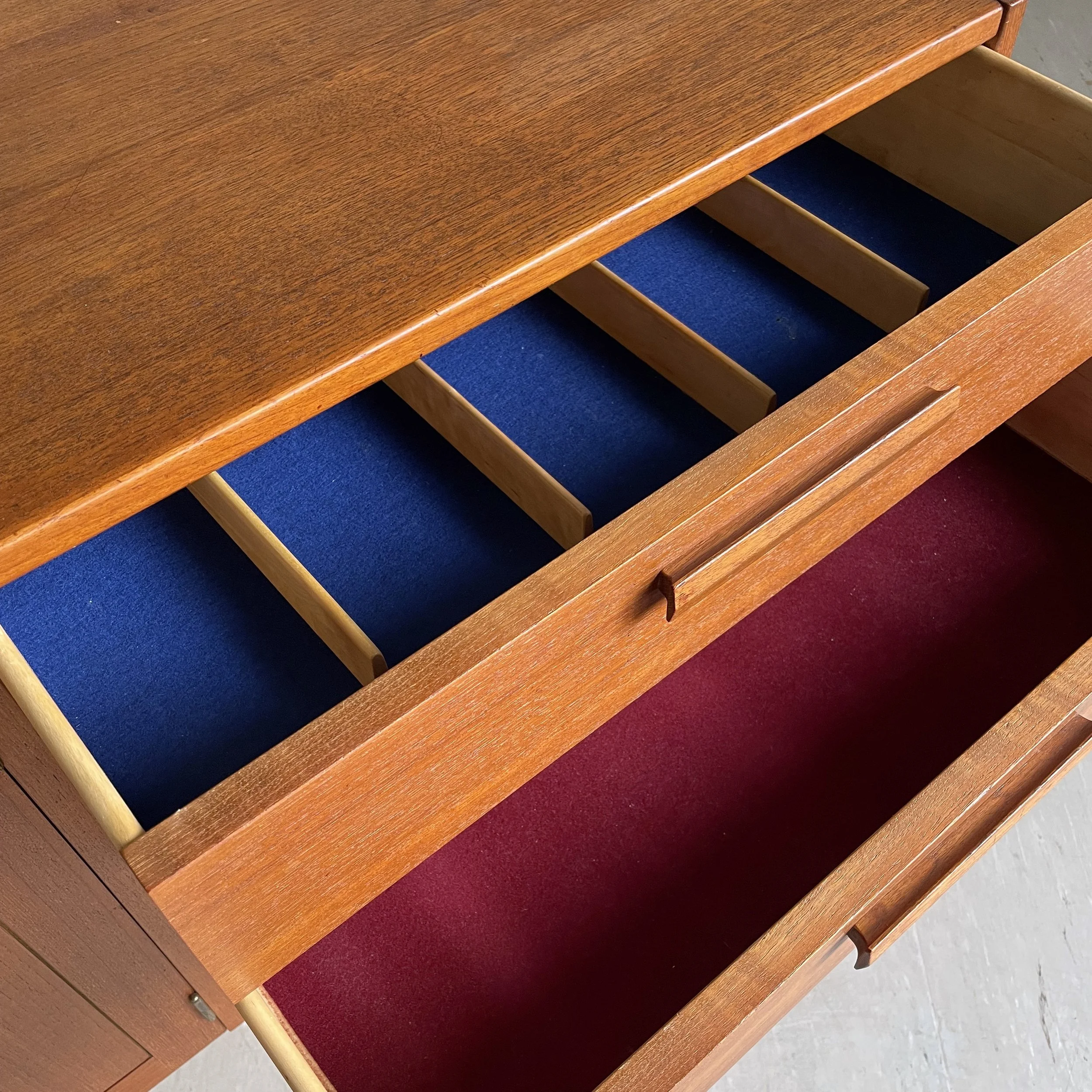 Schwedisches Teak Sideboard von Nils Jonsson.6.JPG