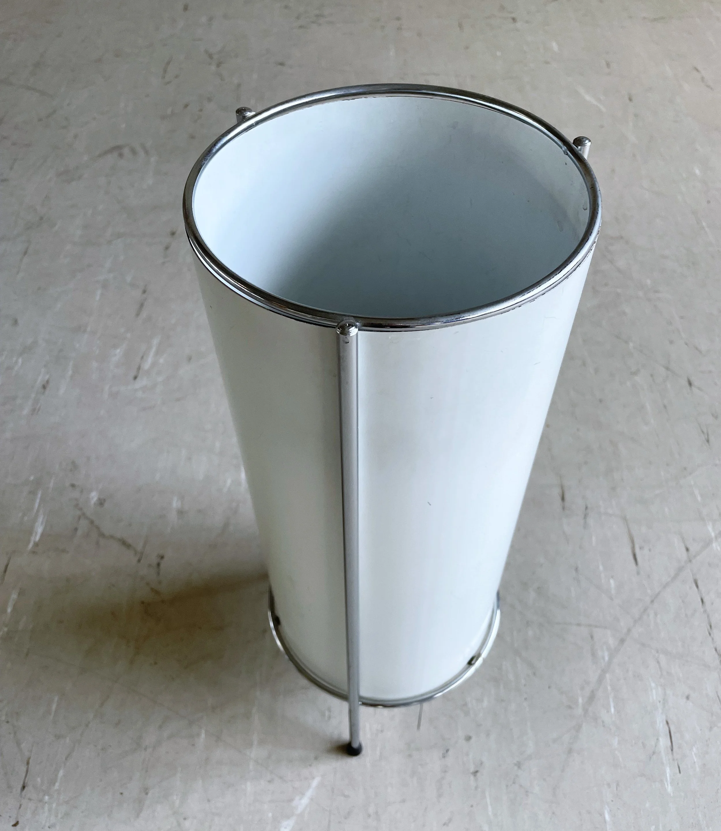 Schirmständer weiss:chrome.4.JPG
