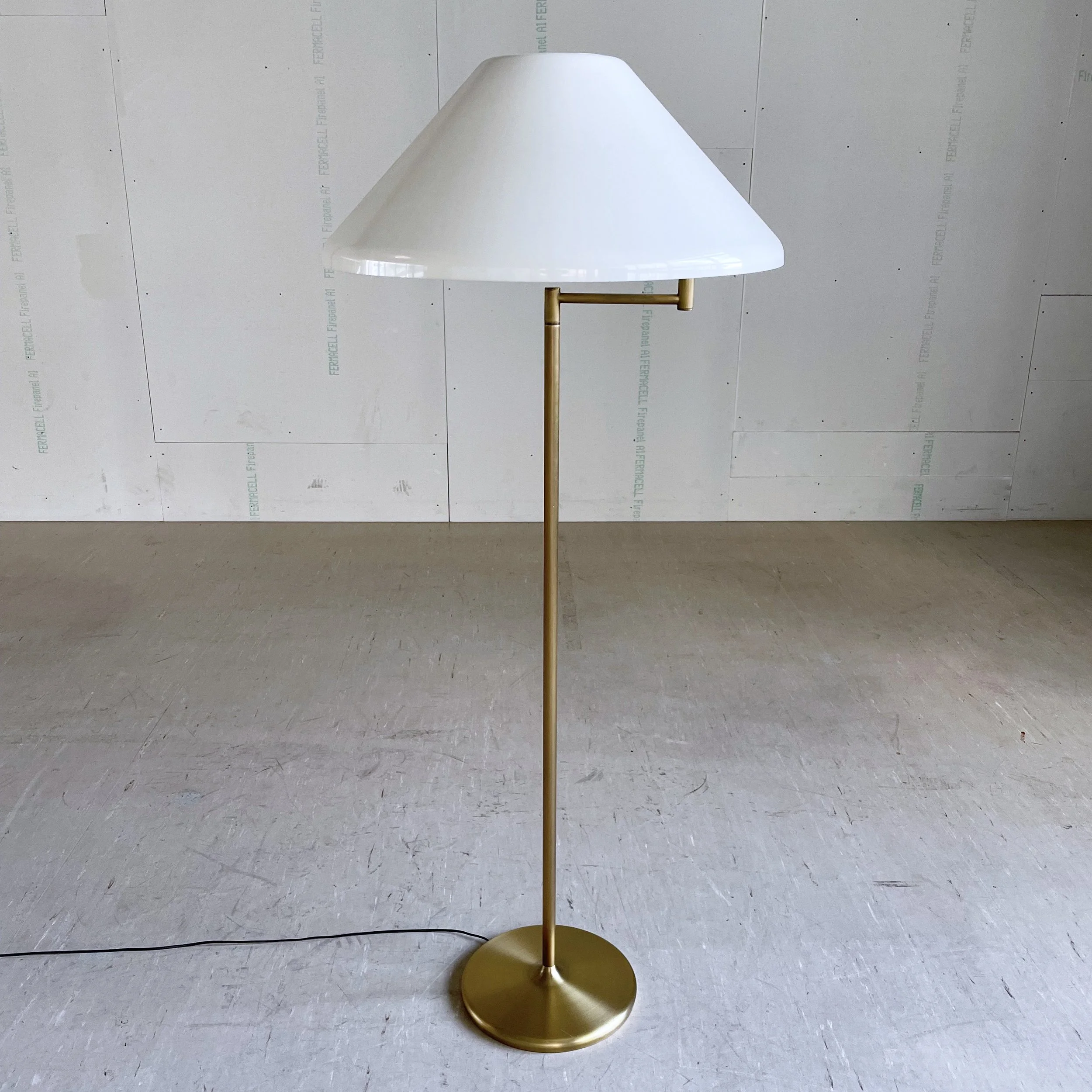 Swisslamp Ständerlampe weiss : gold.8.JPG