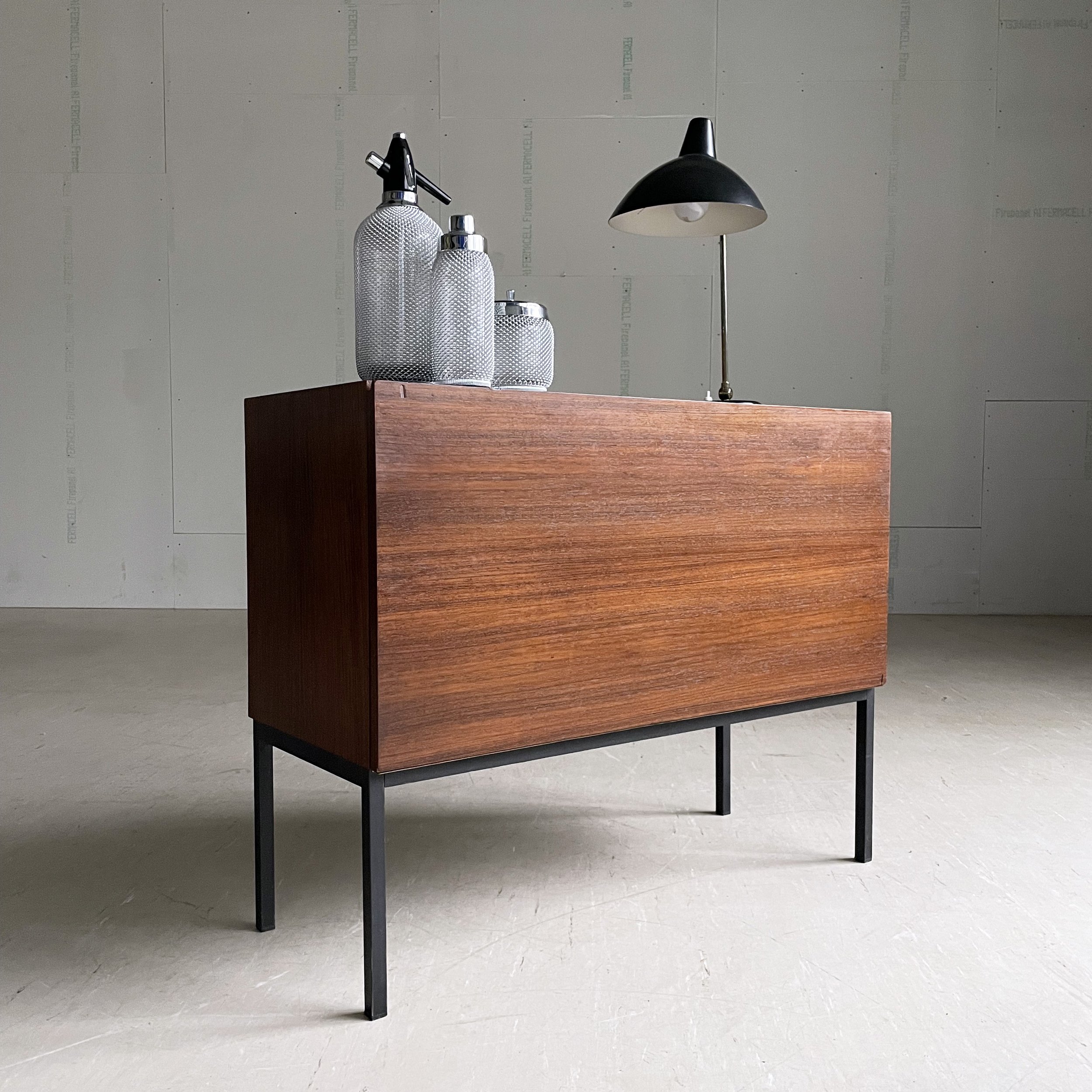 Victoria Kommode : Barmöbel.1.JPG