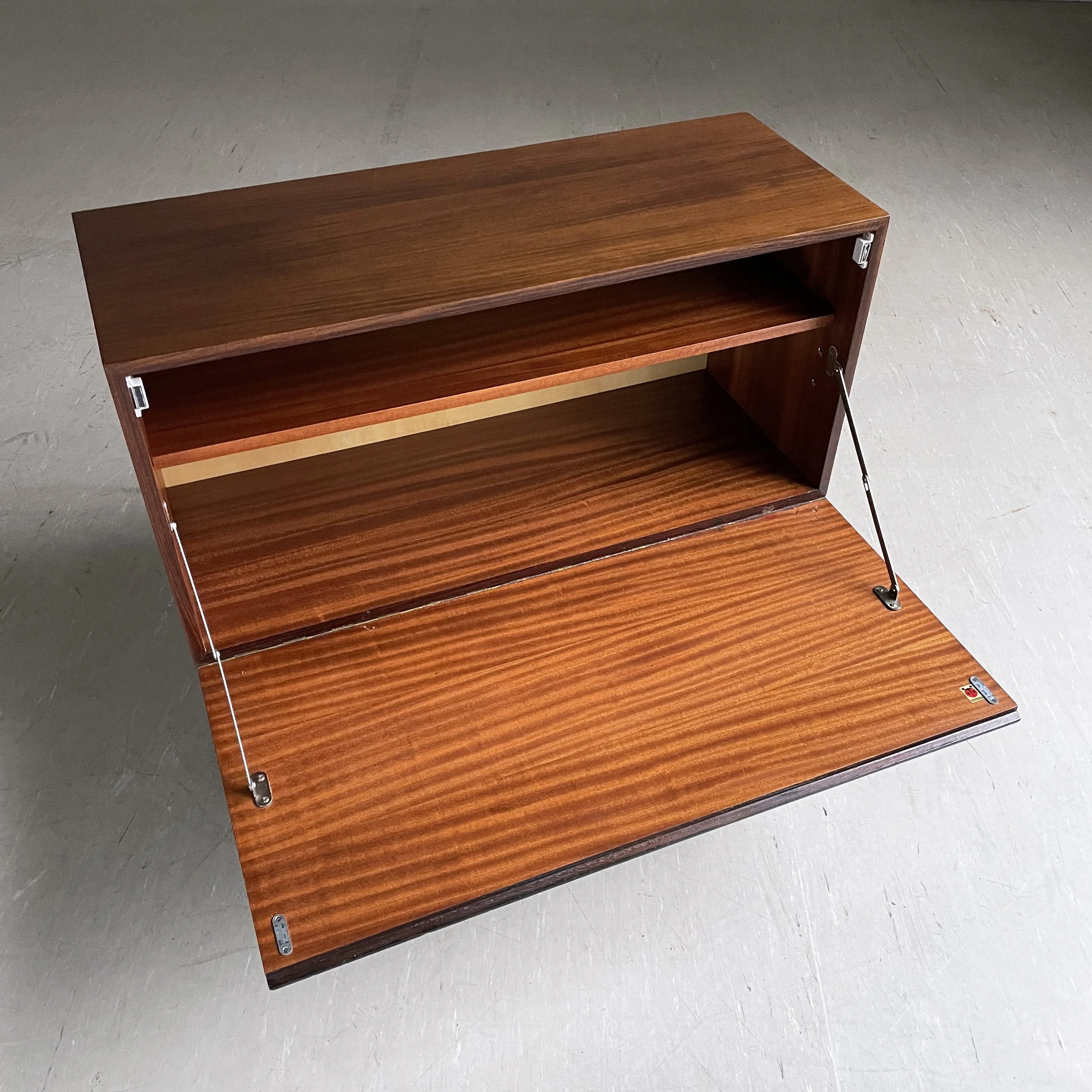 Victoria Kommode : Barmöbel.5.JPG