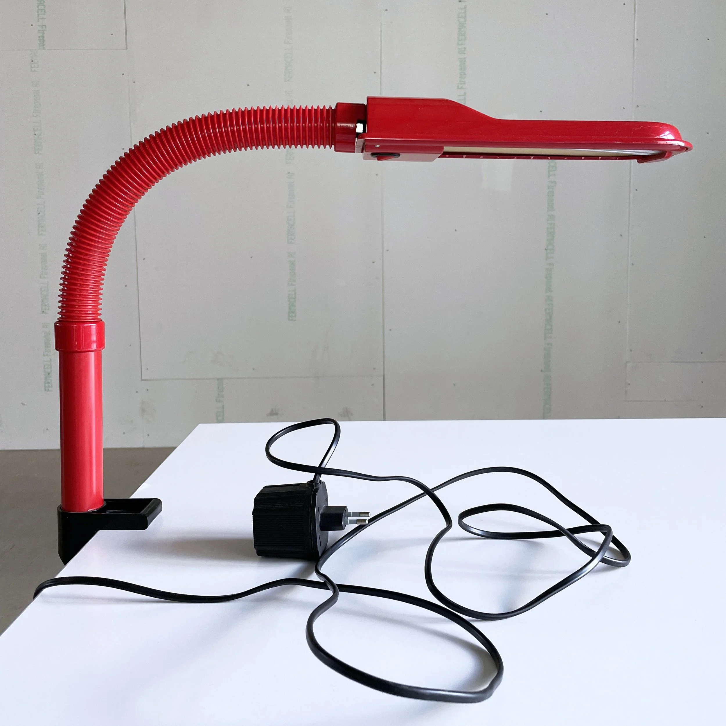 Emmedi 'Duck' Desk Lamp.6.JPG