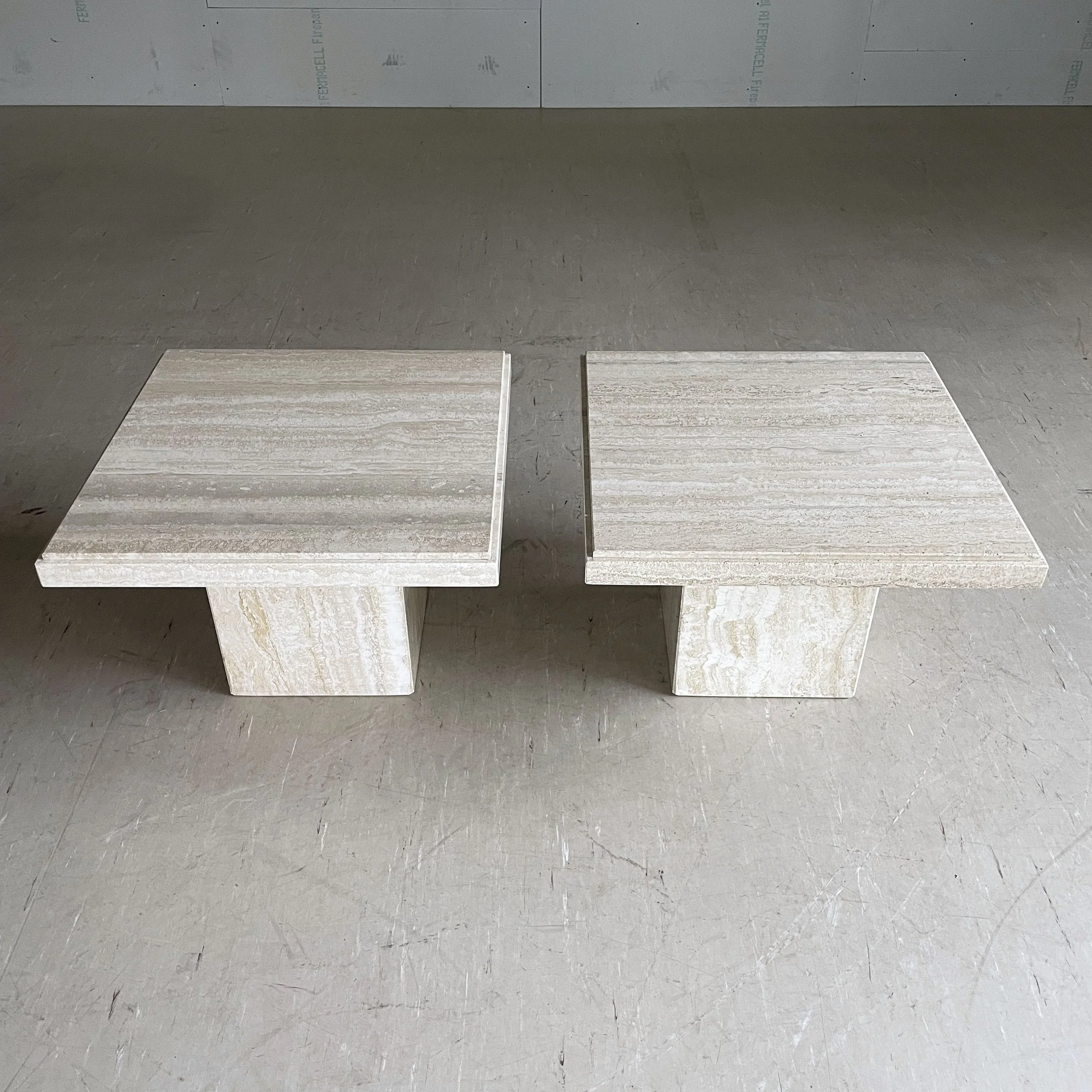 Traventin Salontisch.10.JPG