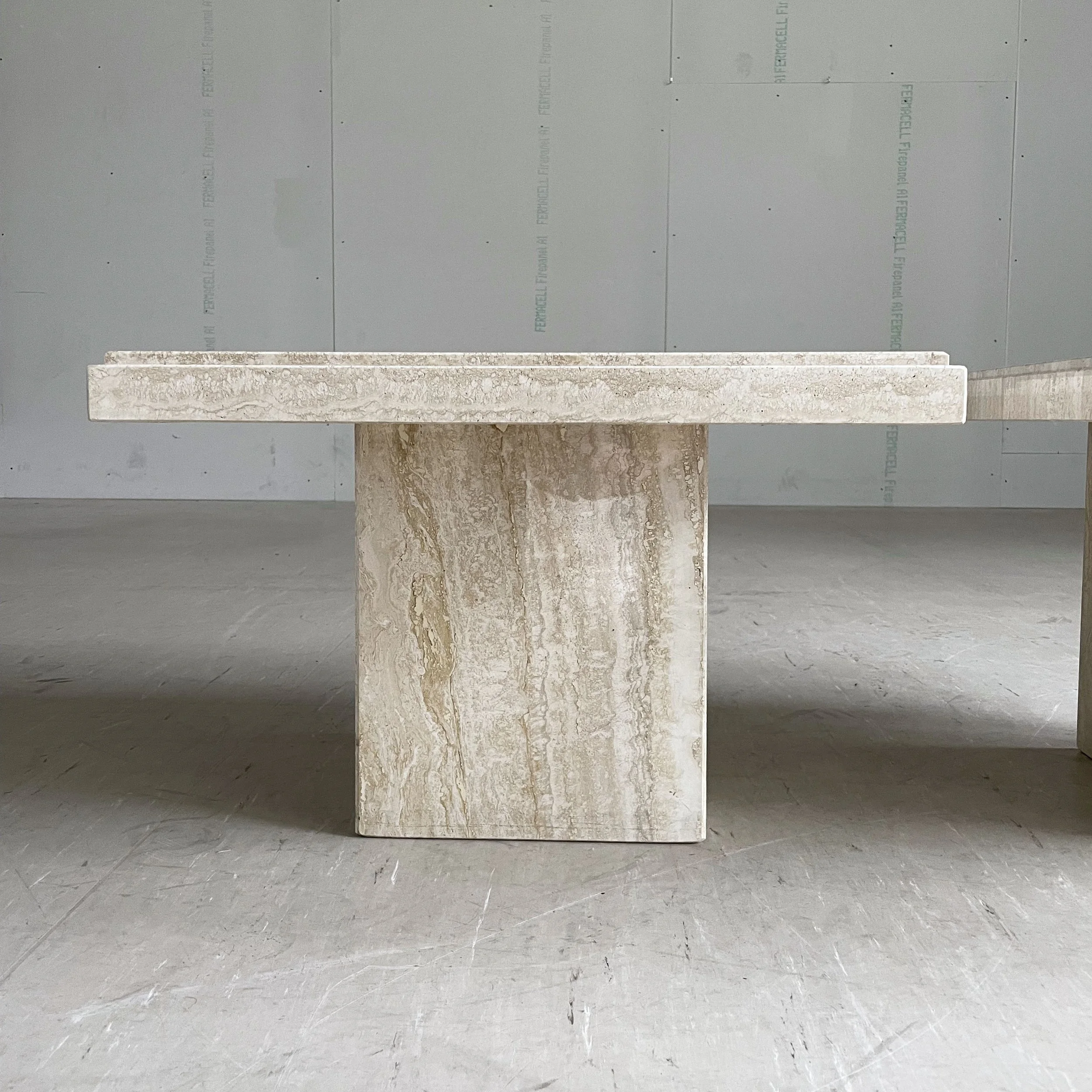 Traventin Salontisch.12.JPG