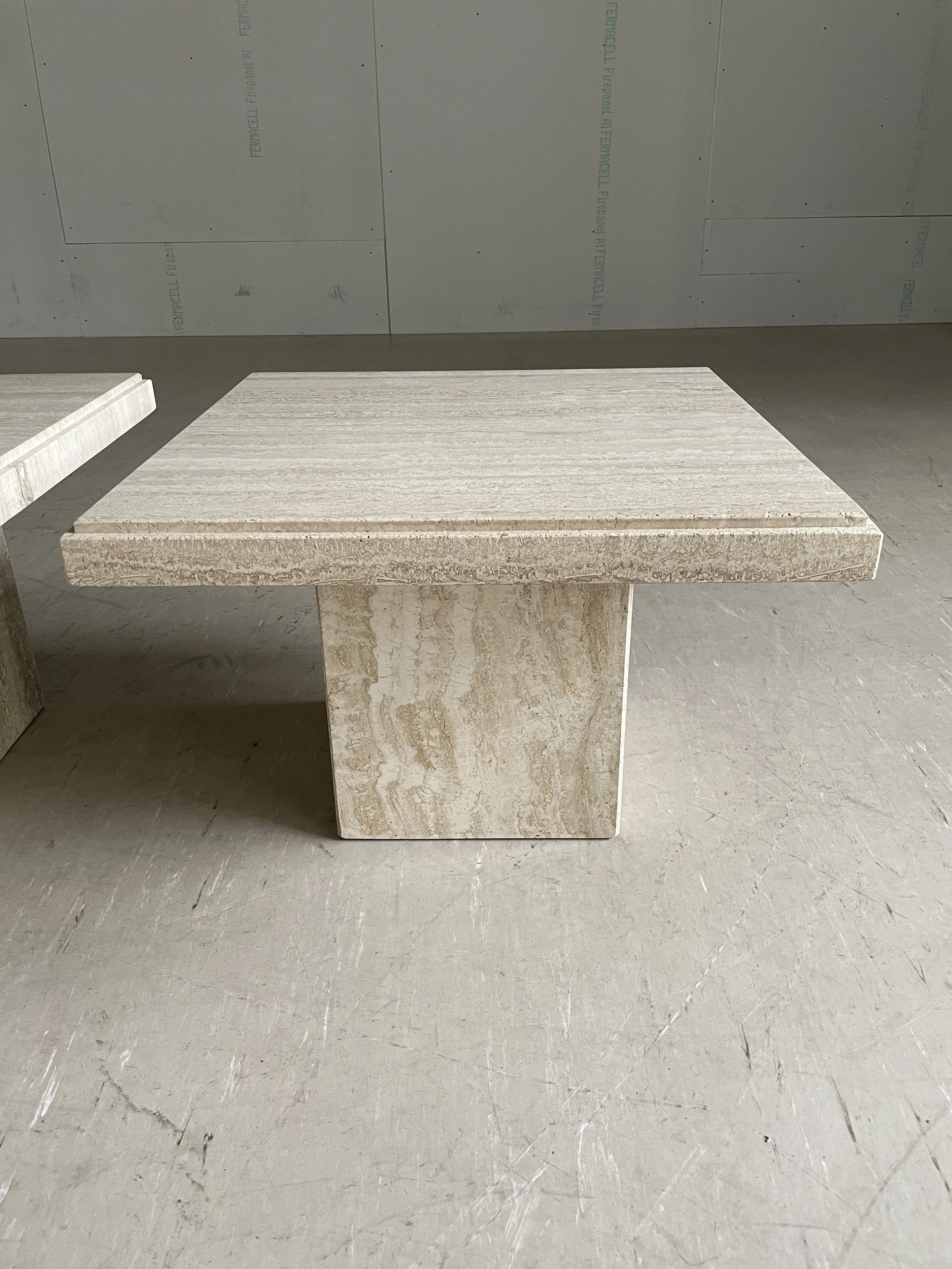 Traventin Salontisch.9.JPG