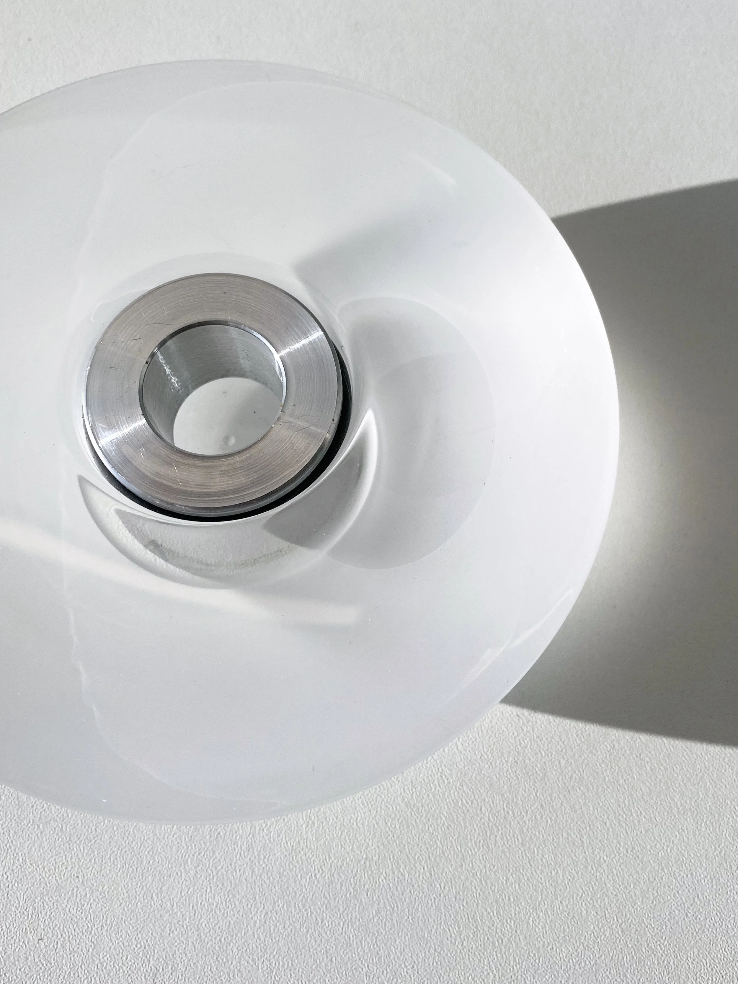 Orrefors Kerzenständer Milchglas.2.JPG