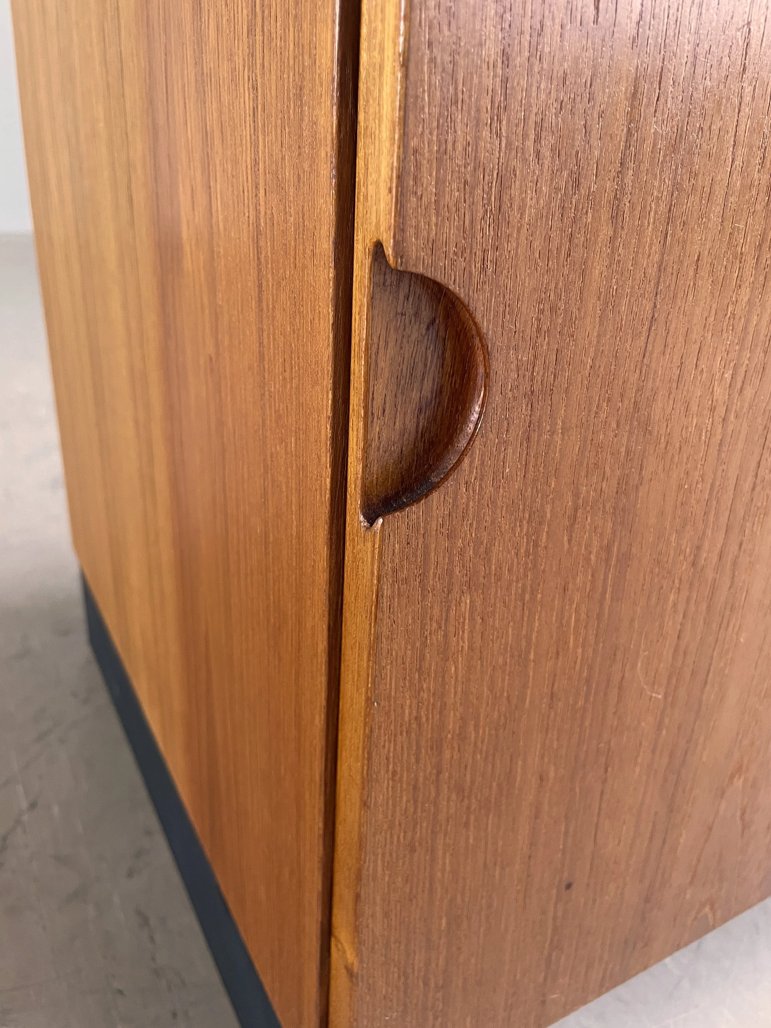 Modern Era_Bramin Teak Regal.10.JPG