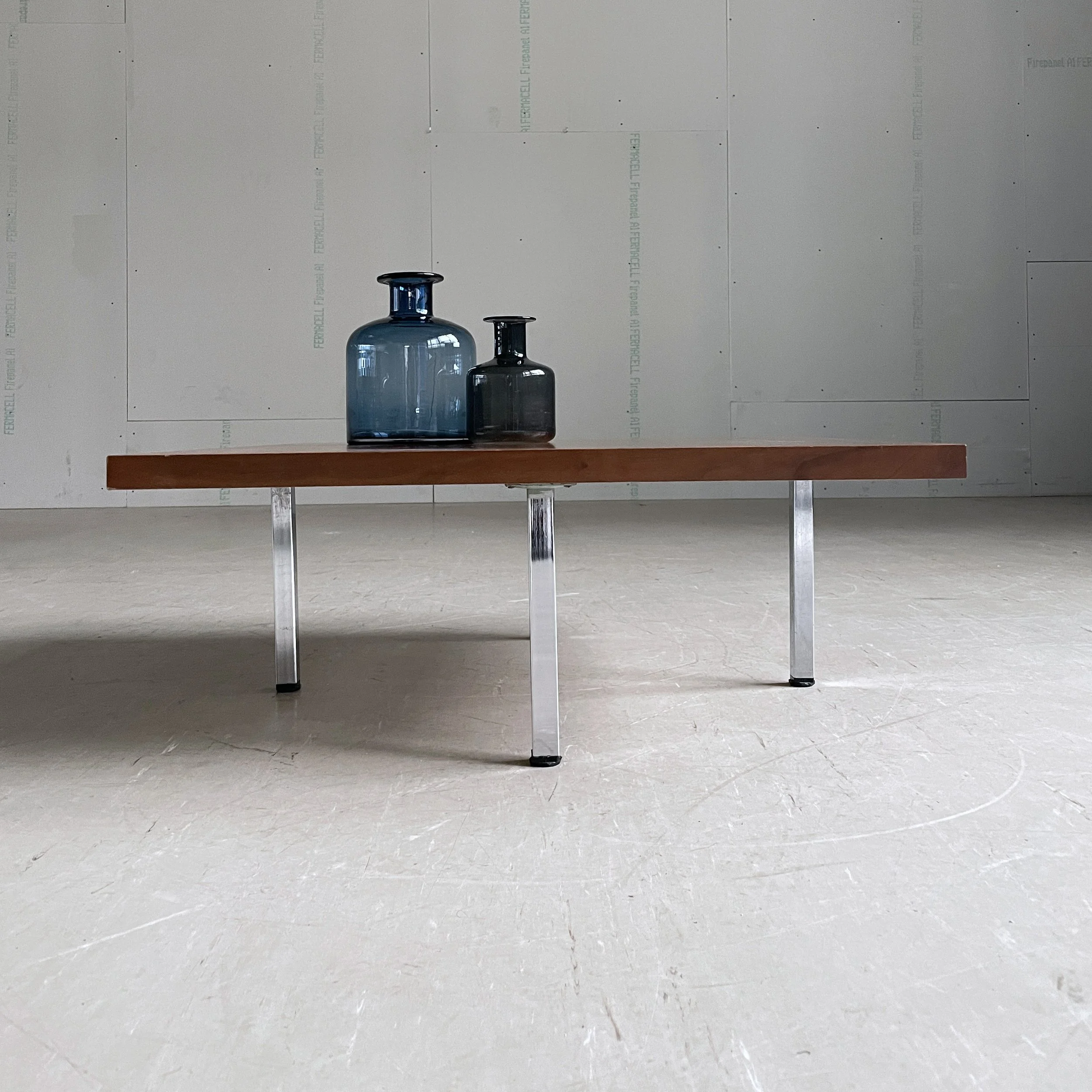 Beistelltisch Holz:Chrome.8.JPG