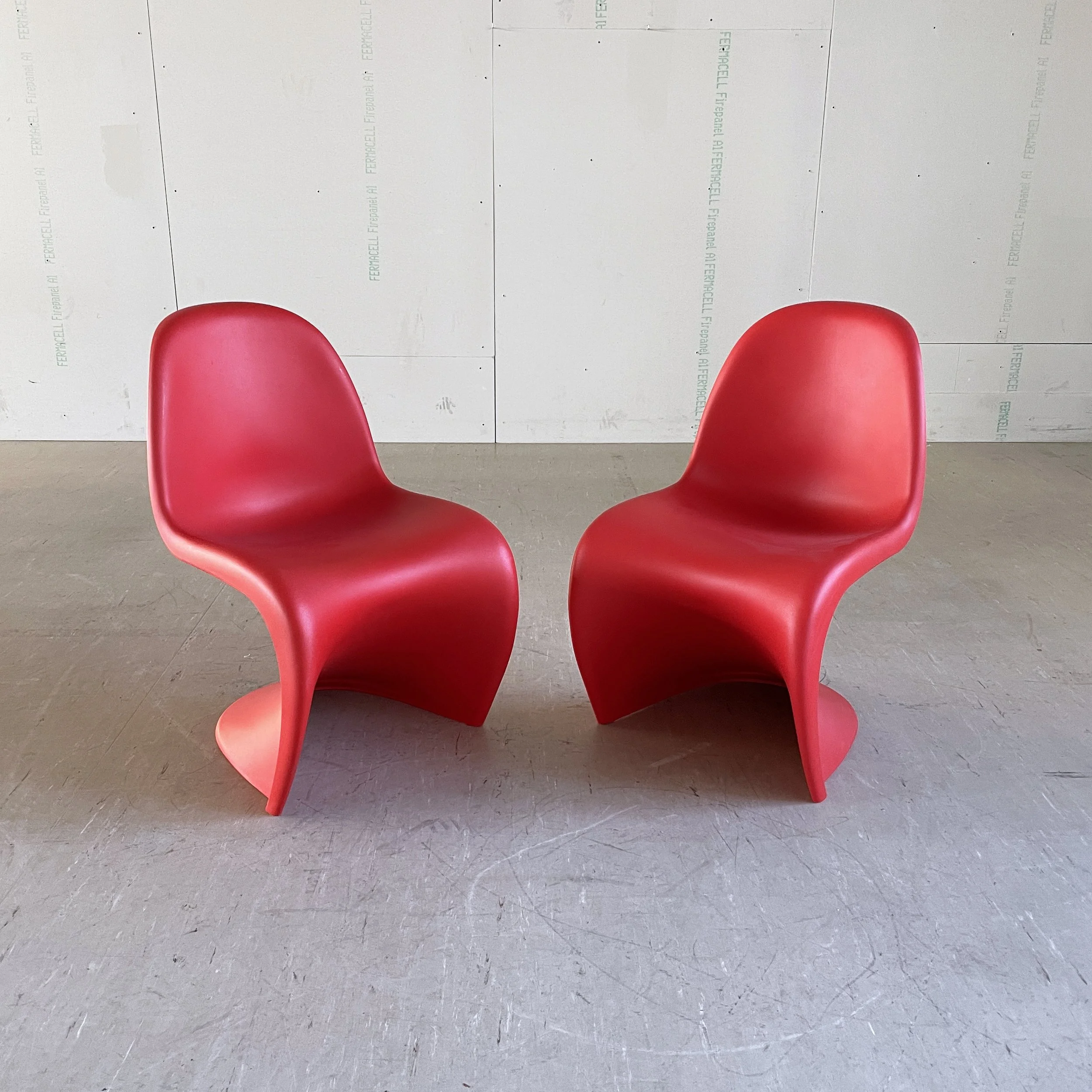 Verner Panton Stuhl rot.1.JPG
