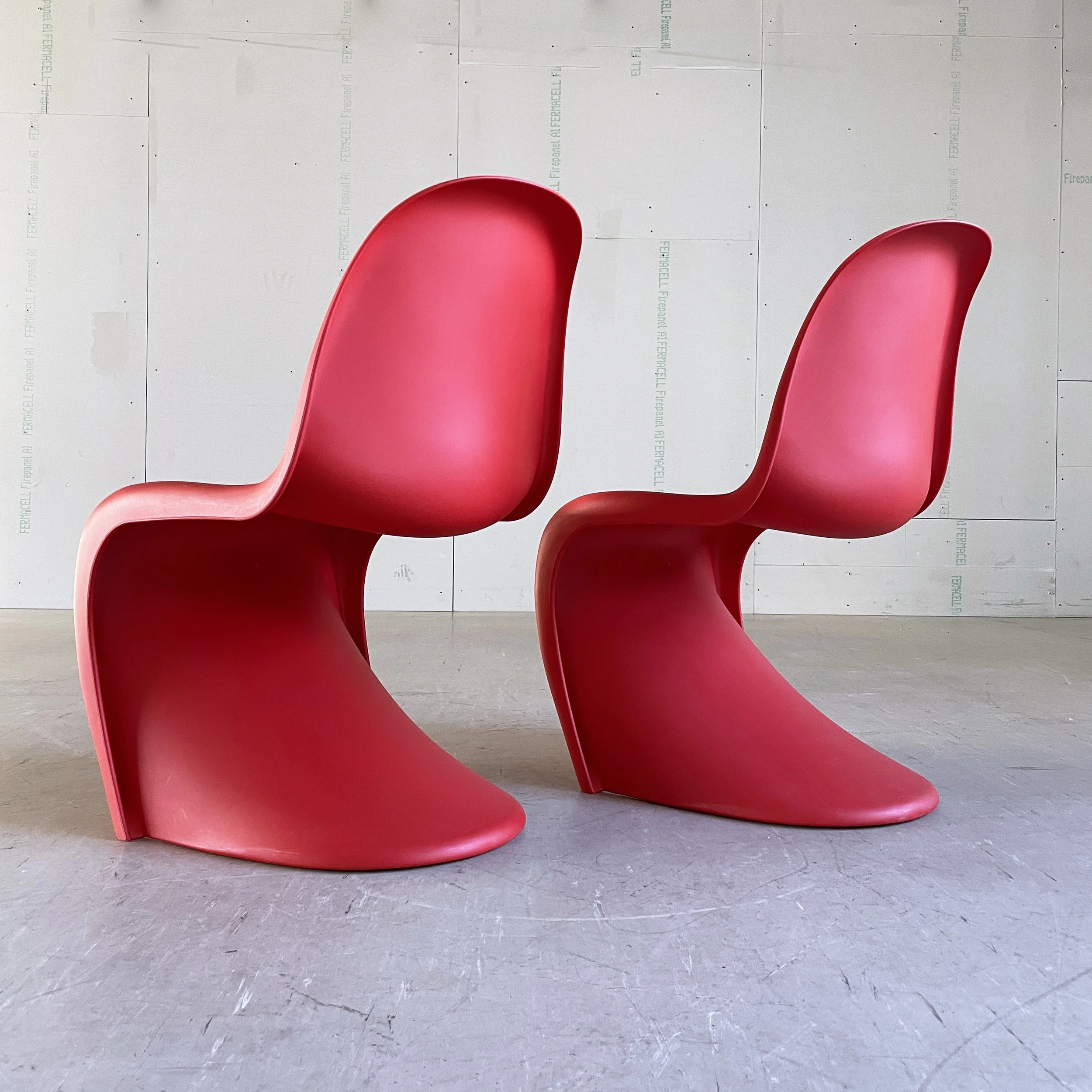 Verner Panton Stuhl rot.3.JPG