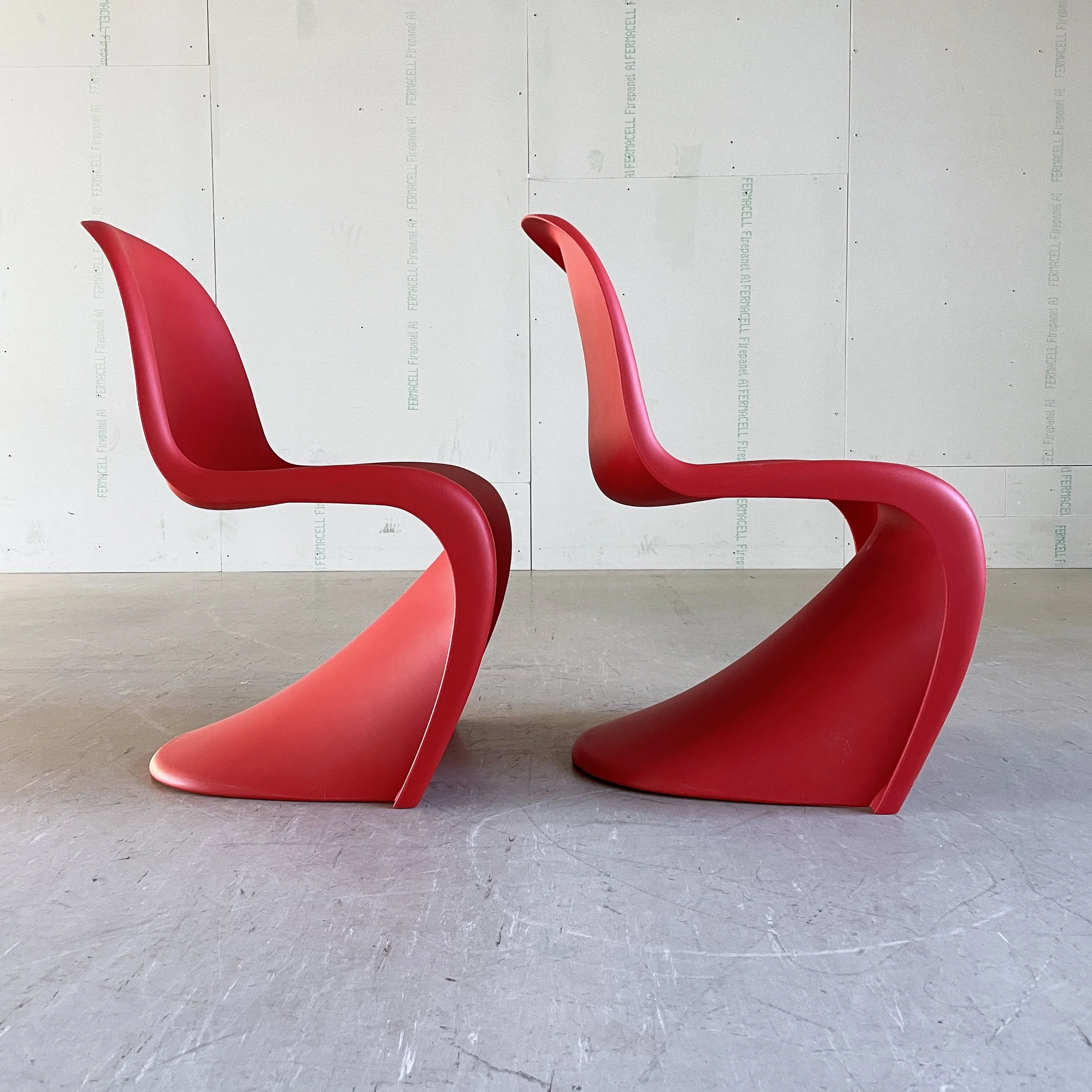 Verner Panton Stuhl rot.8.JPG