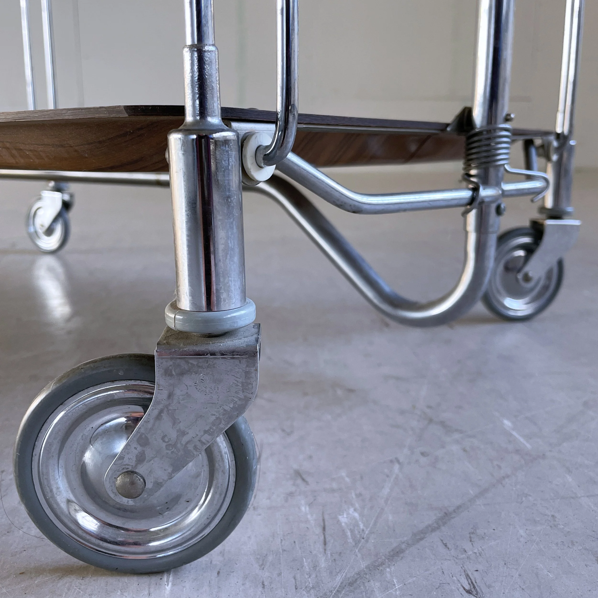 Dinette Servierwagen.10.JPG