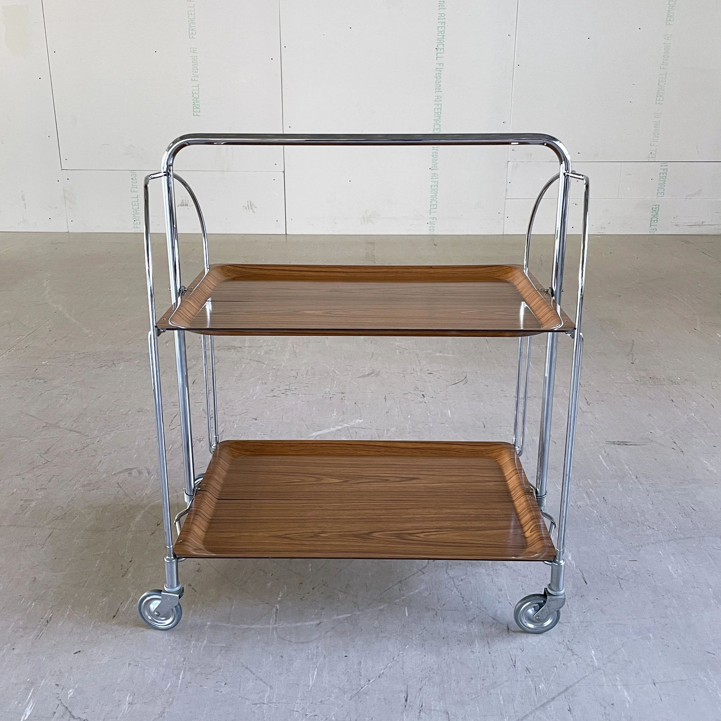 Dinette Servierwagen.4.JPG