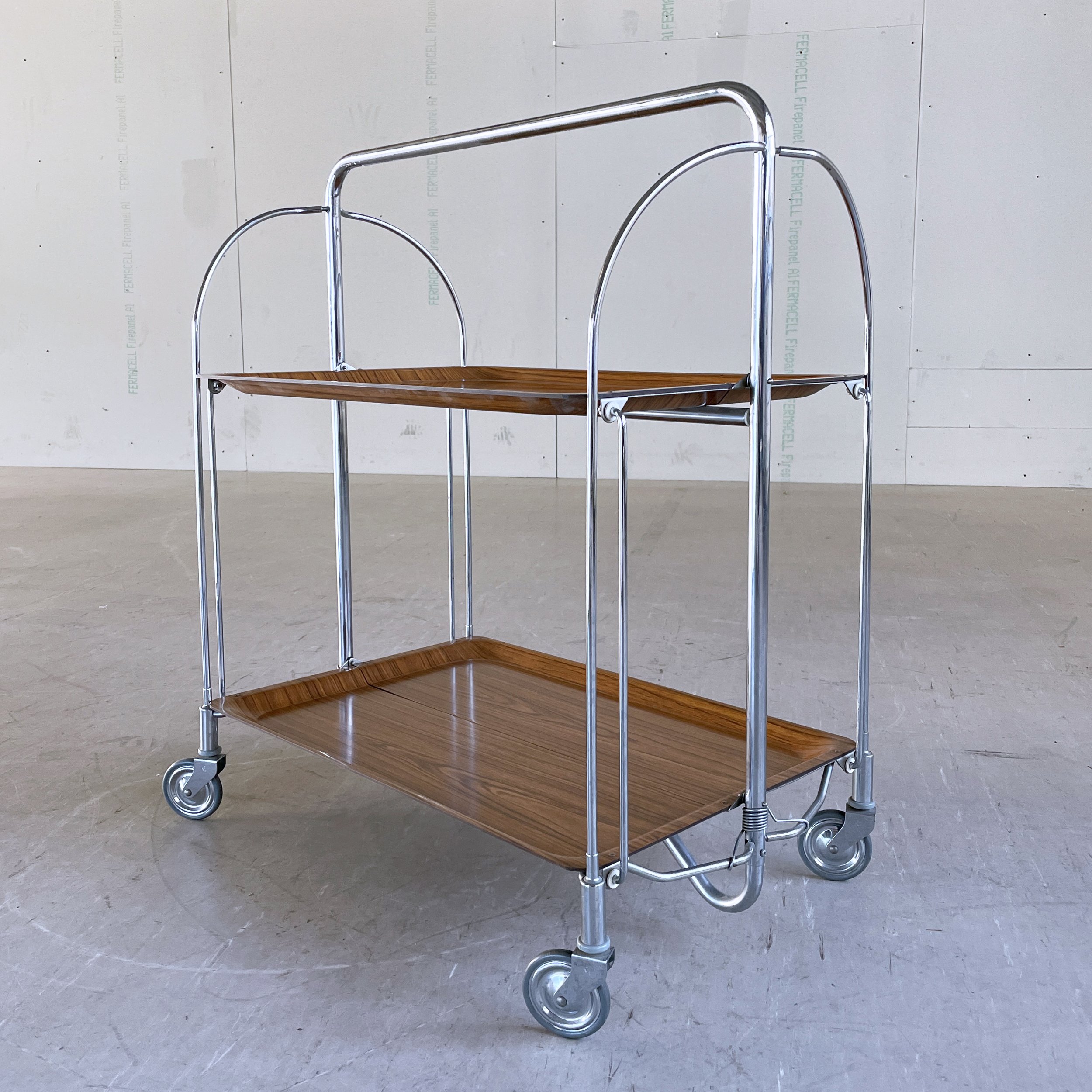 Dinette Servierwagen.6.JPG