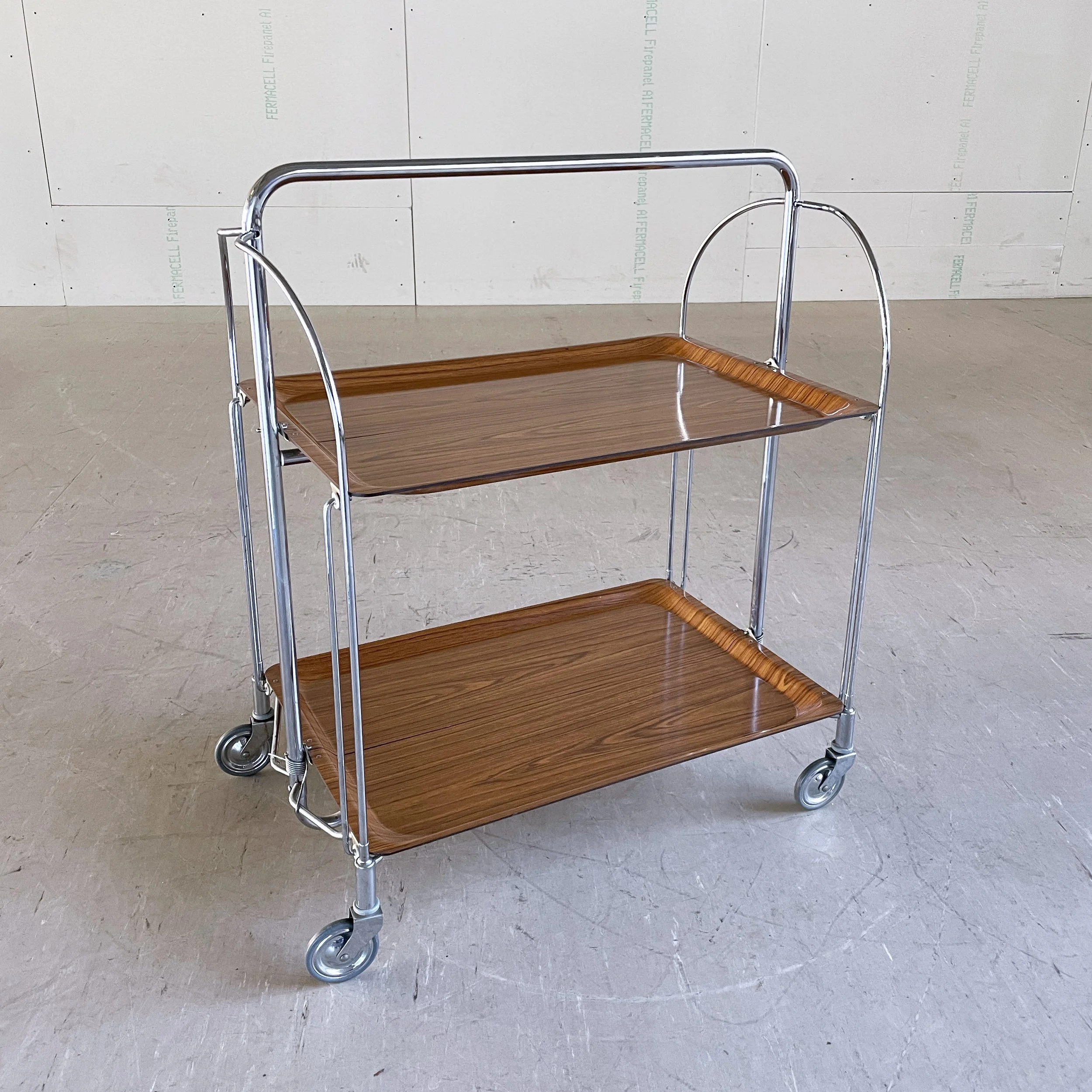 Dinette Servierwagen.2.JPG