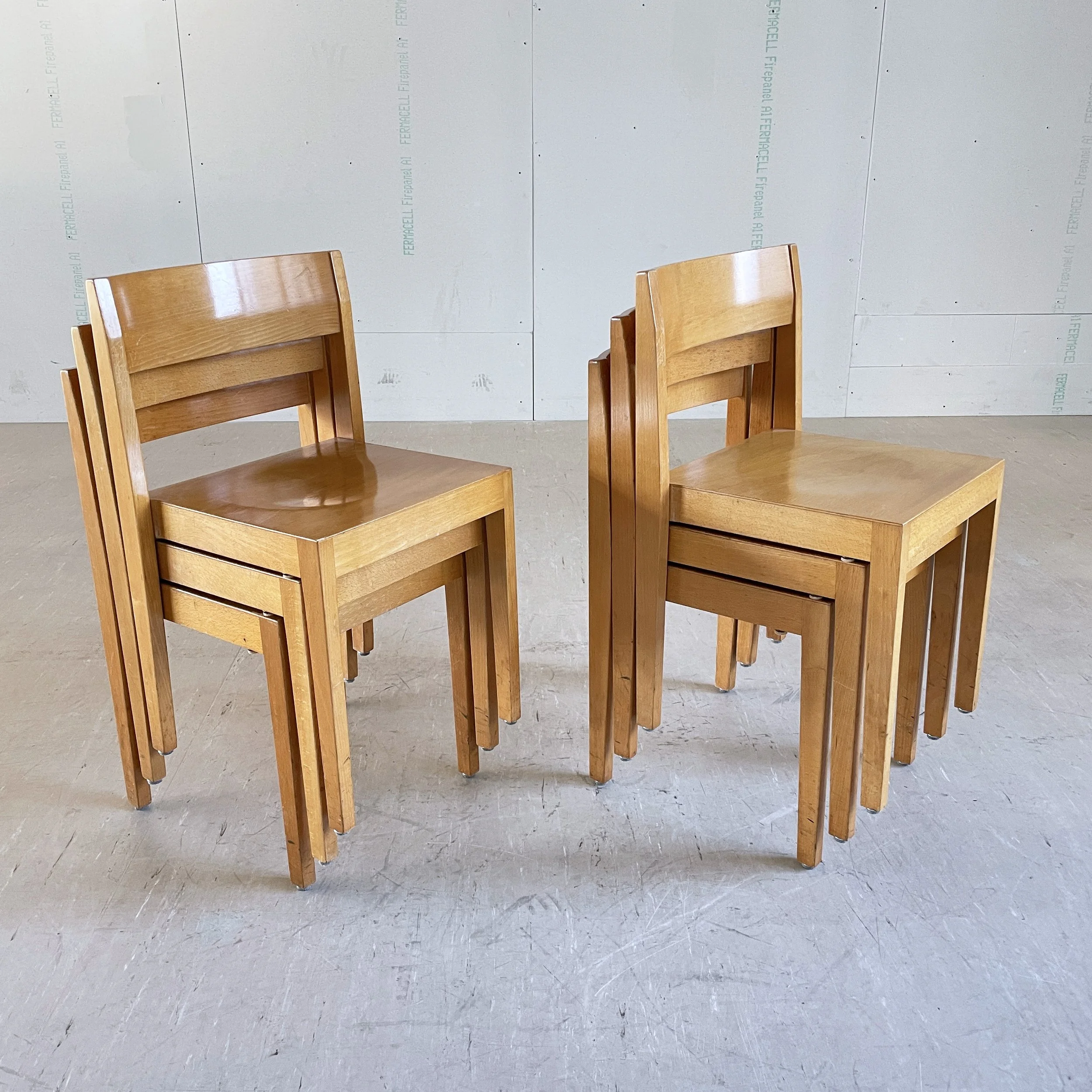 Beizenstuhl stapelbar.21.JPG