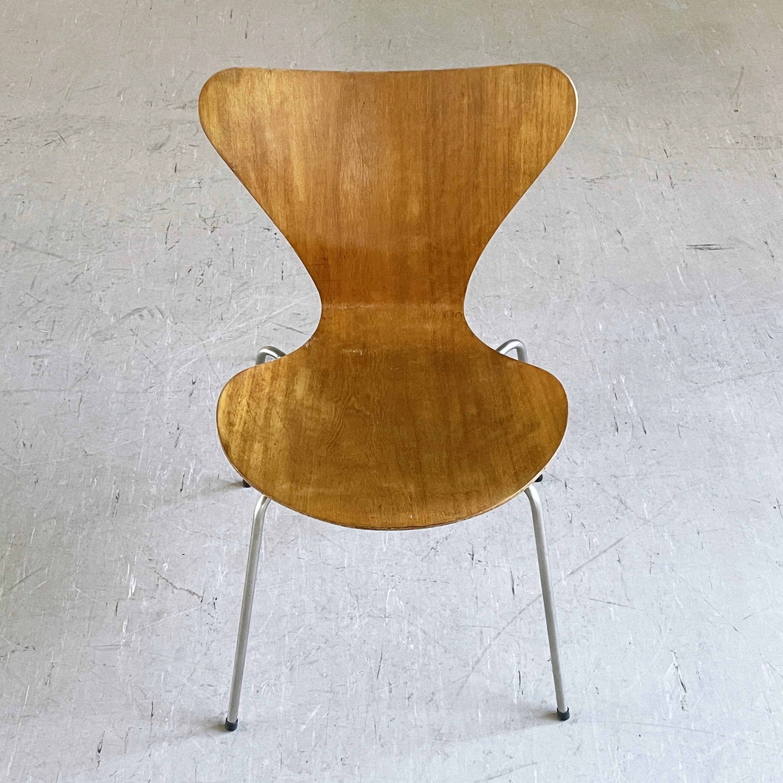 Arne Jacobsen 3107 Series 7.13.JPG