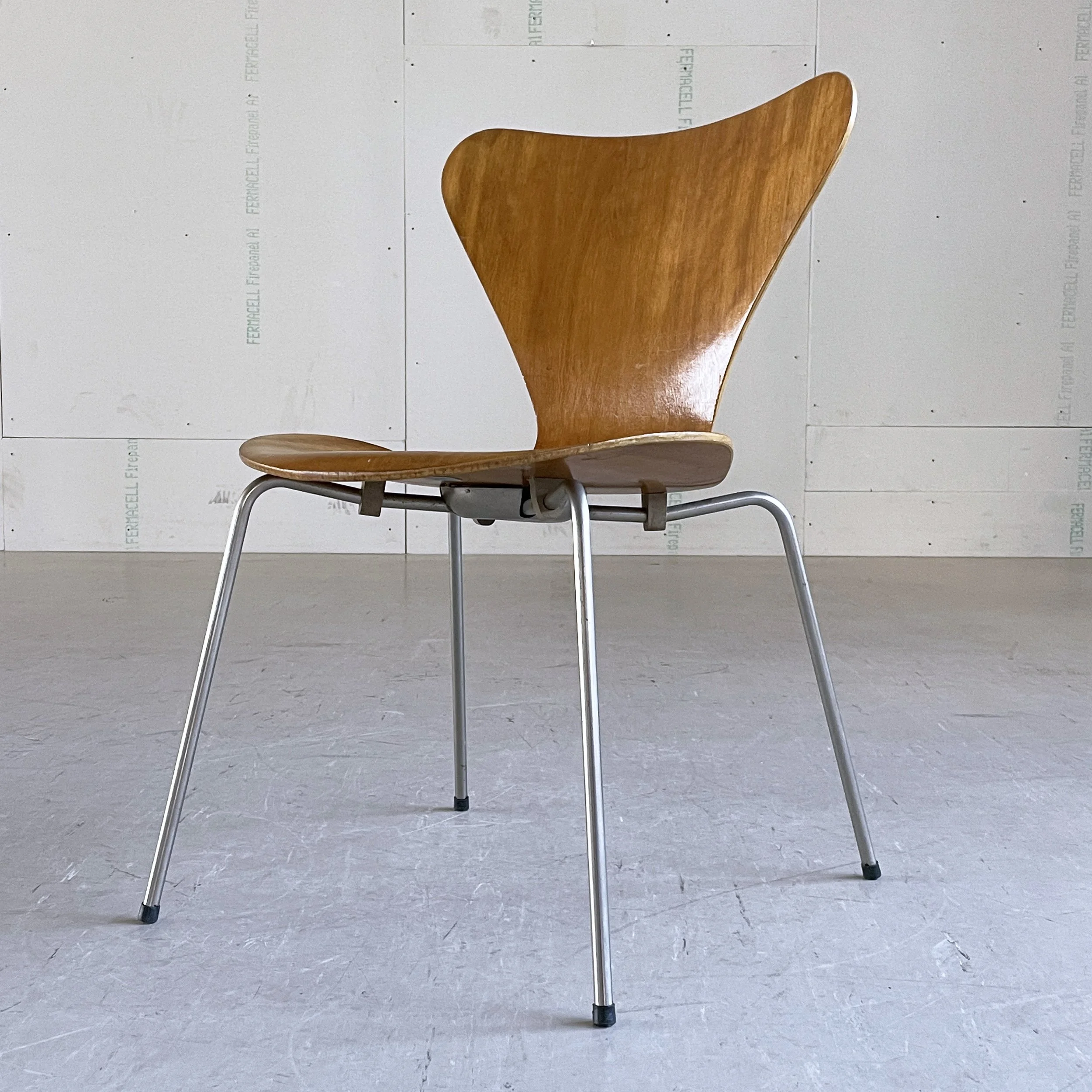 Arne Jacobsen 3107 Series 7.19.JPG