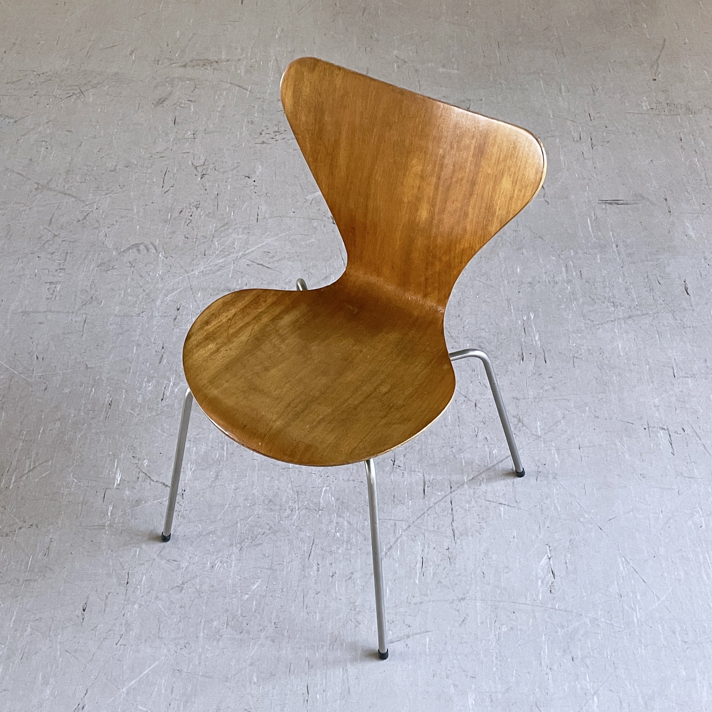 Arne Jacobsen 3107 Series 7.18.JPG