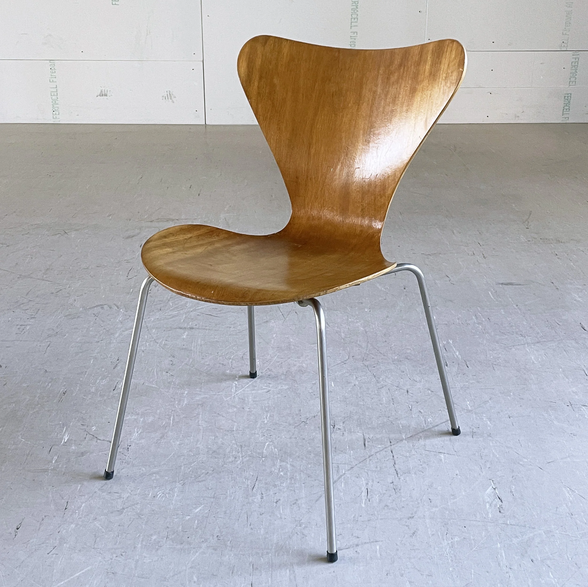Vintage Arne Jacobsen 3107 Series 7 Dining Chair