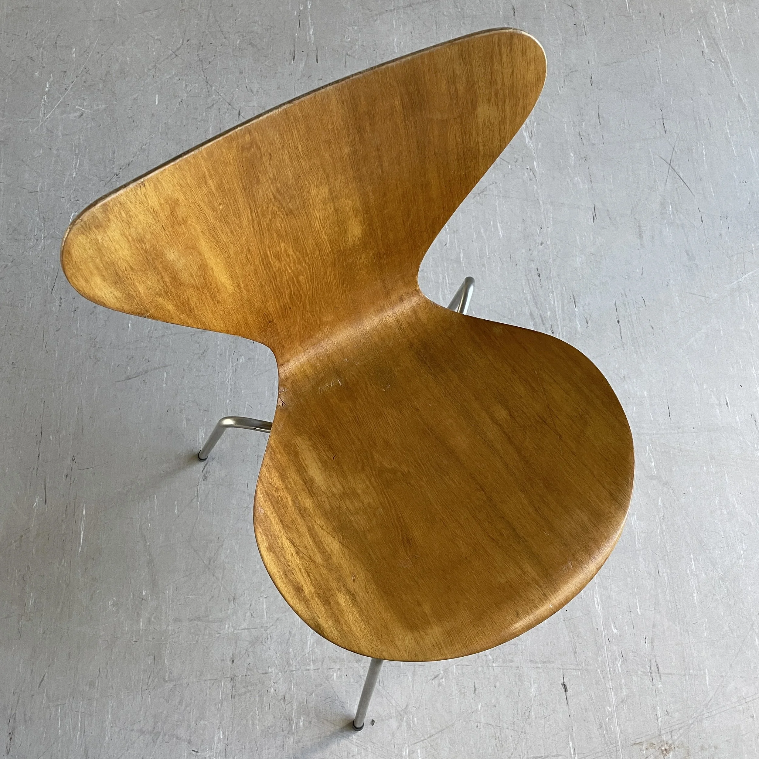 Arne Jacobsen 3107 Series 7.6.JPG