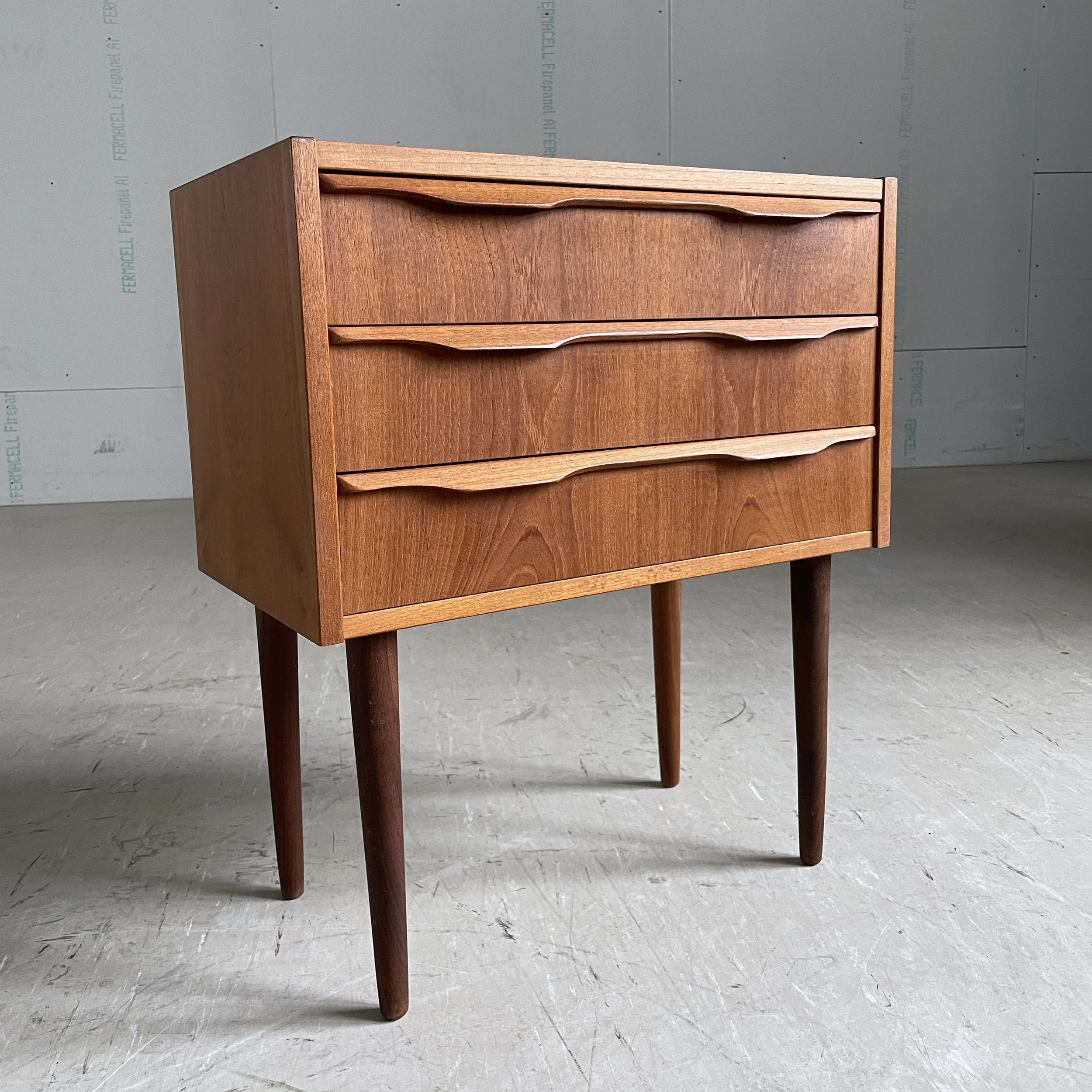 1960’s Teak chest of drawers / bedside table