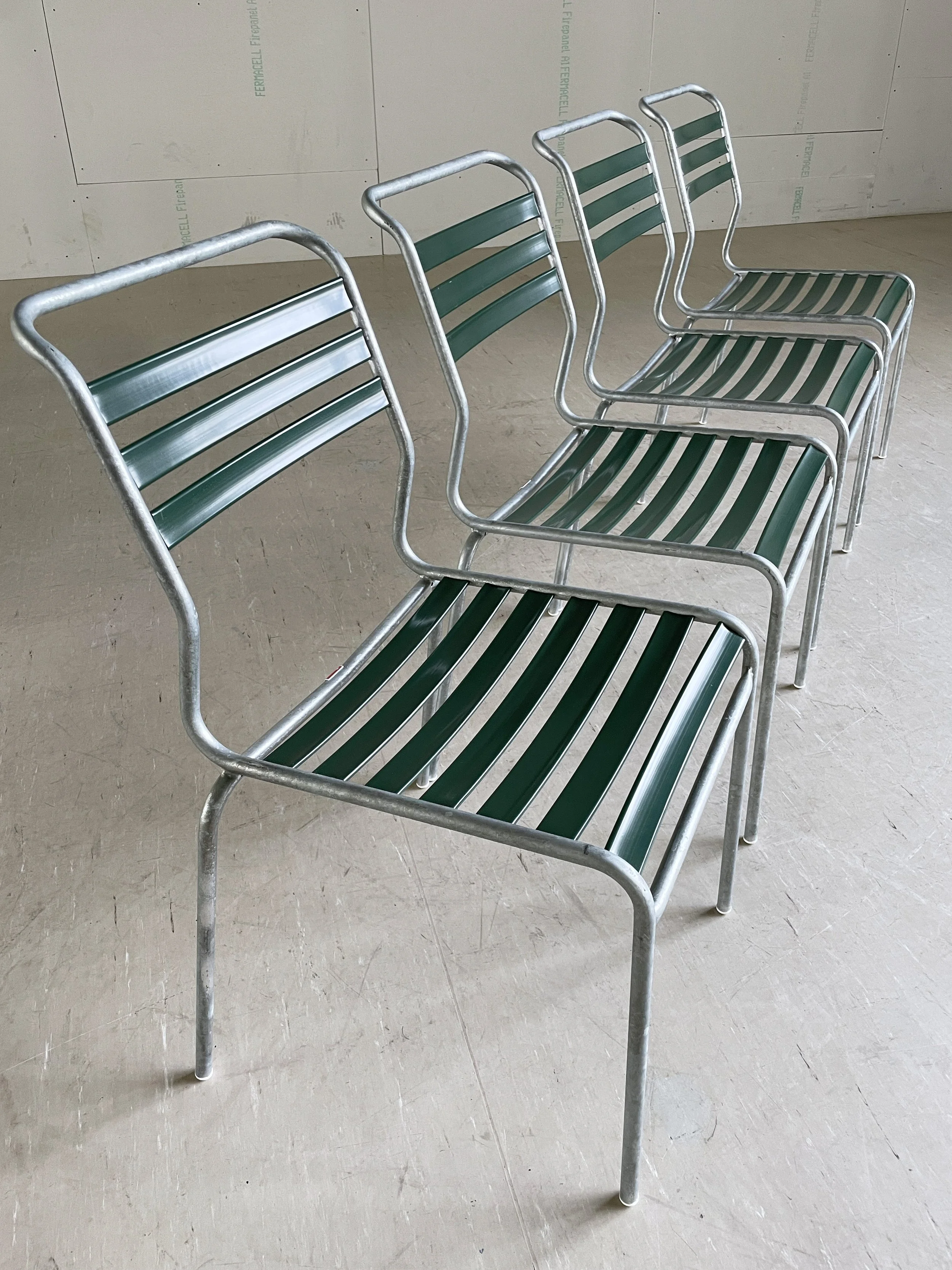 Schaffner Gartenstuhl grün.1.JPG