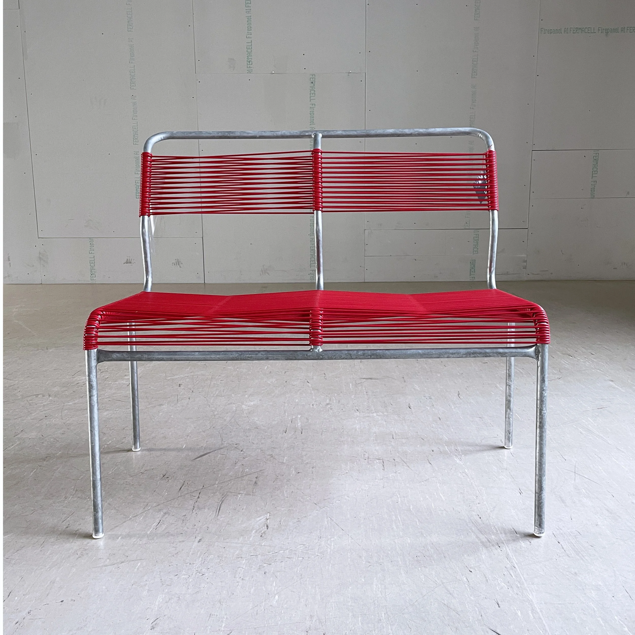 Schaffner Gartenbank rot.6.JPG