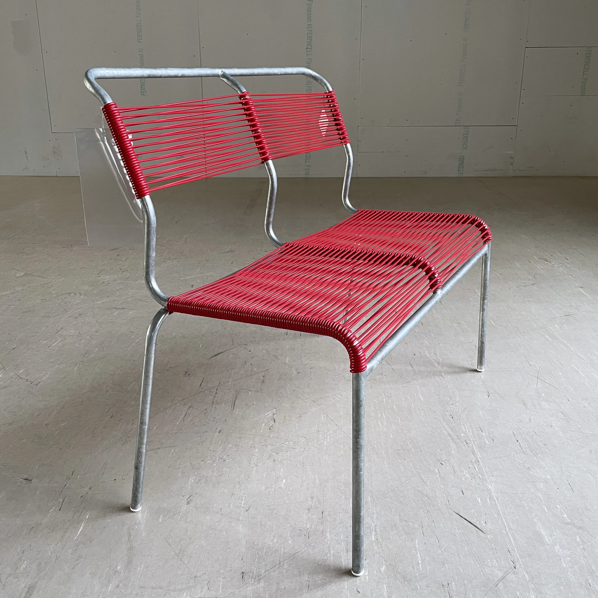 Schaffner Gartenbank rot.5.JPG