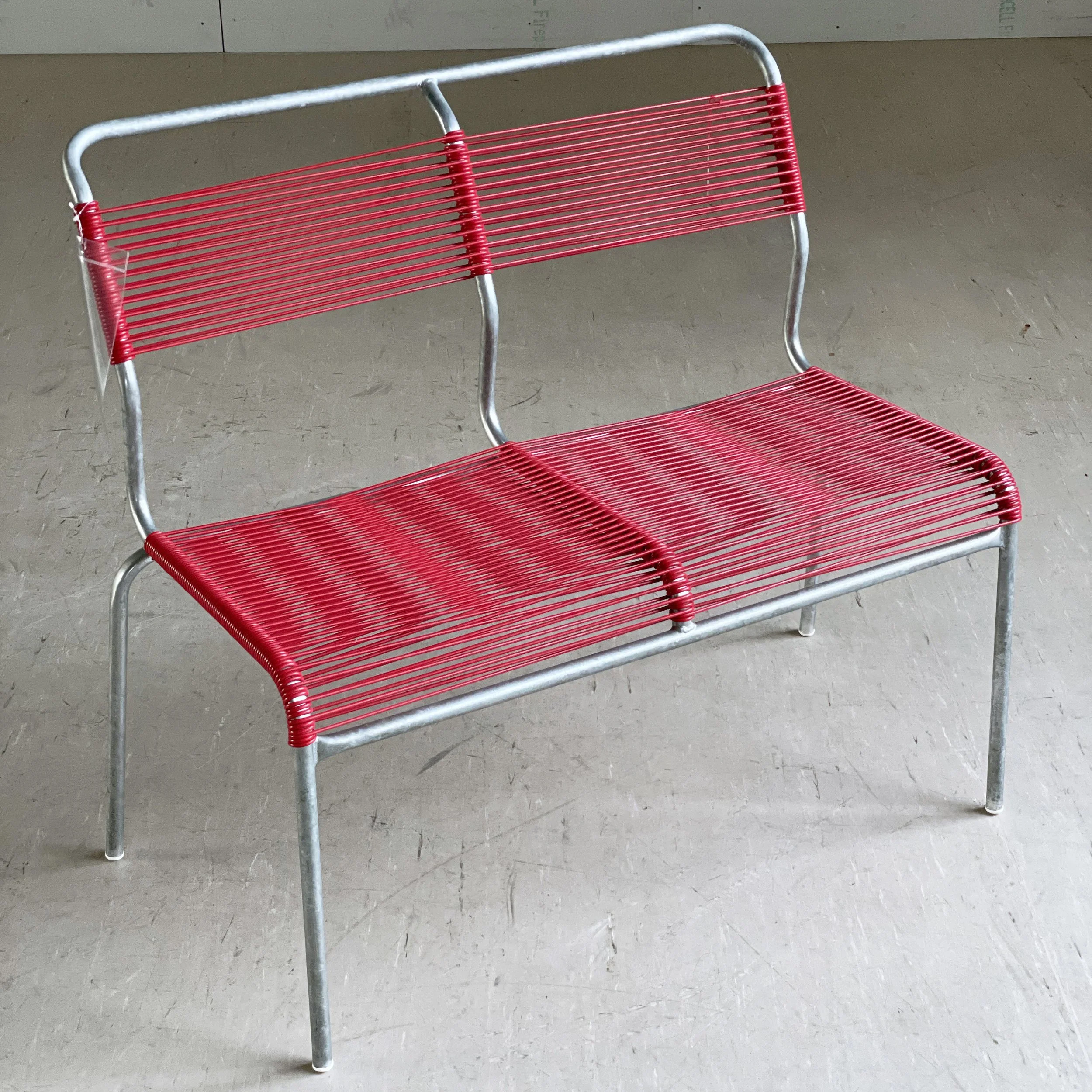 Schaffner Gartenbank rot.1.JPG