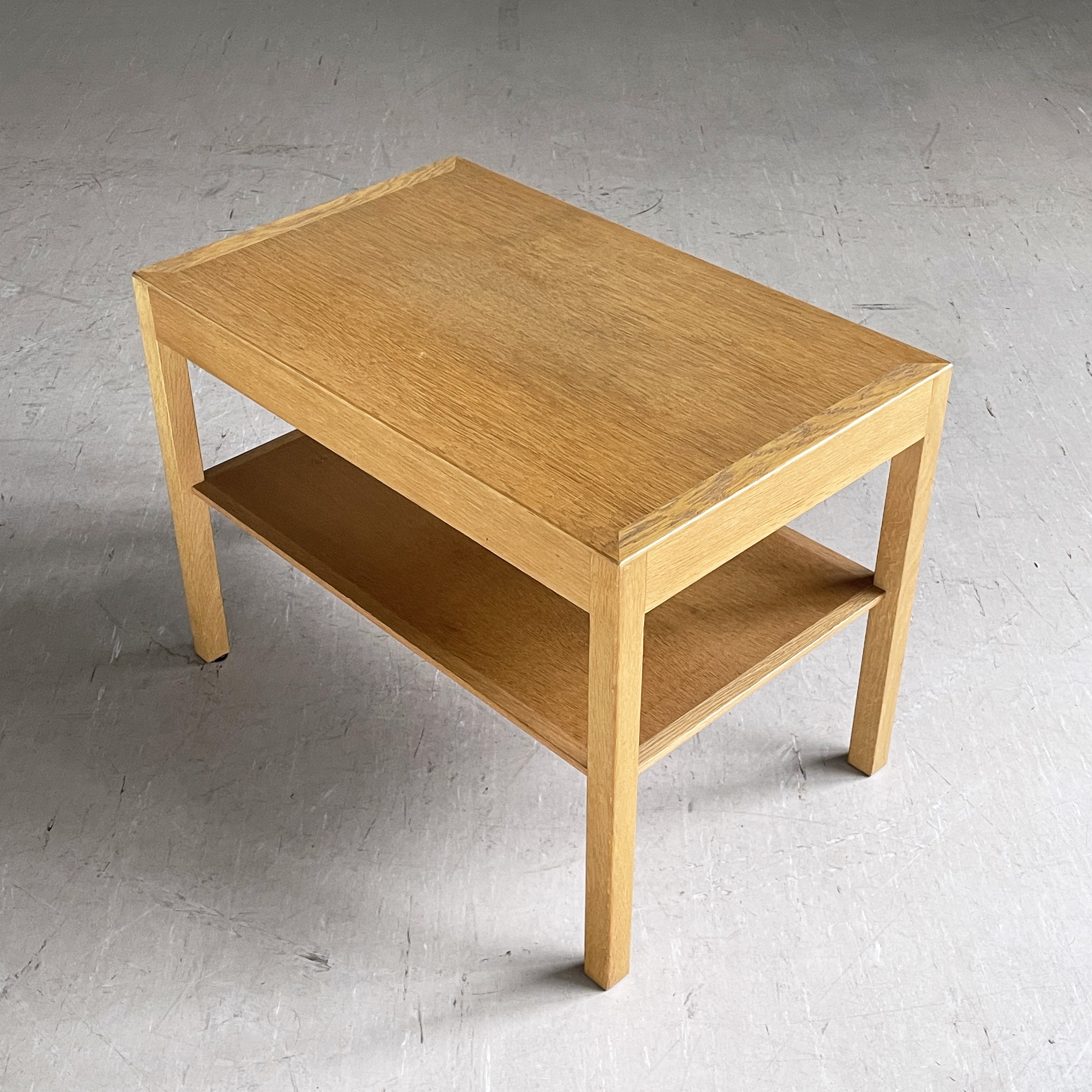 Beistelltisch Hans Wegner.13.JPG