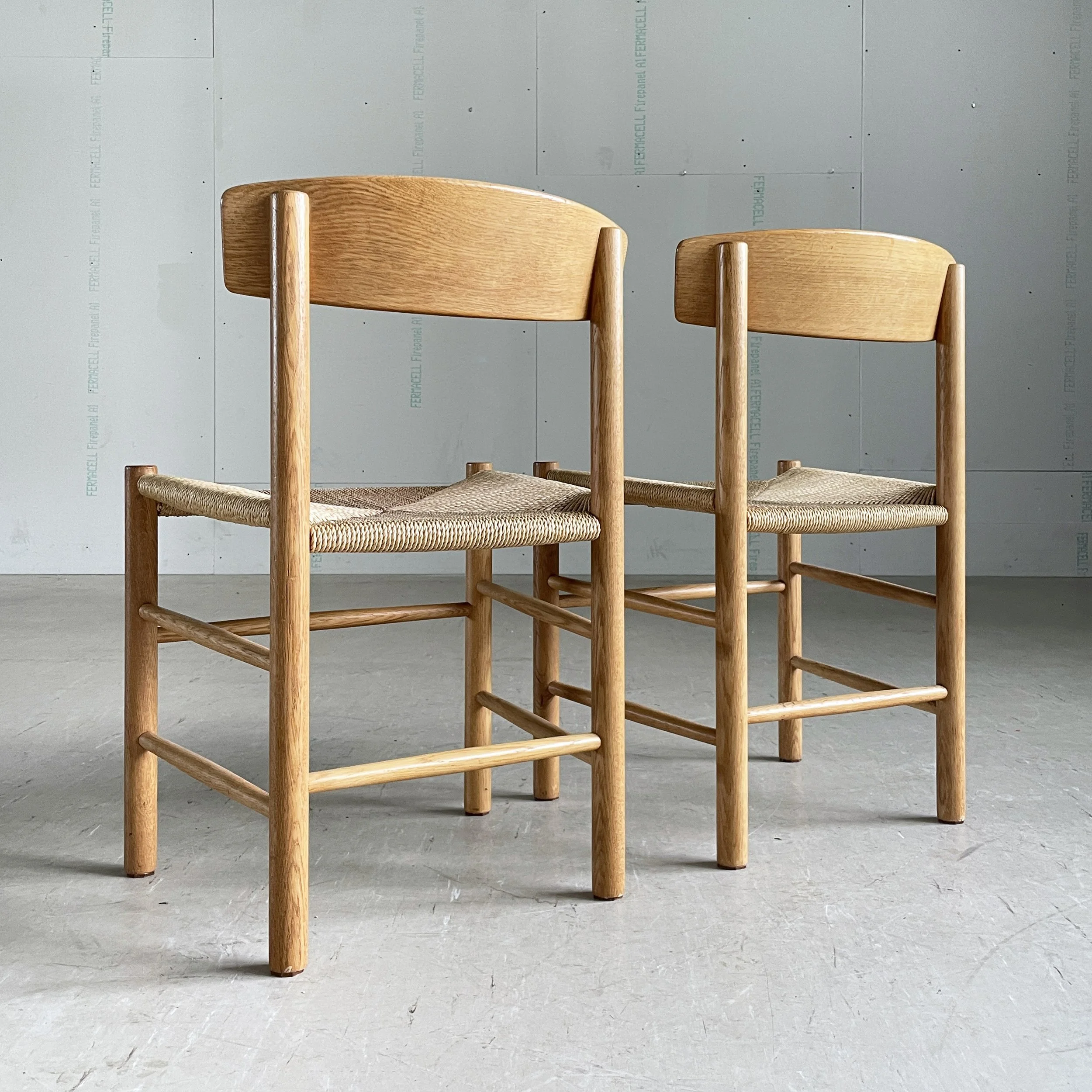 Borge Mogensen Stuhl.3.JPG